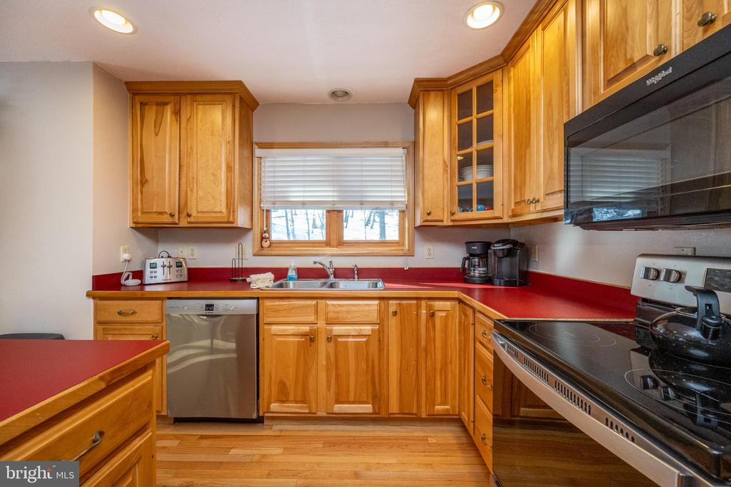 36 RIDGEWOOD DRIVE