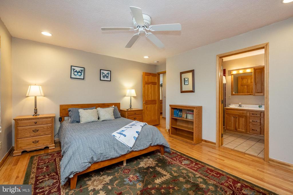 36 RIDGEWOOD DRIVE