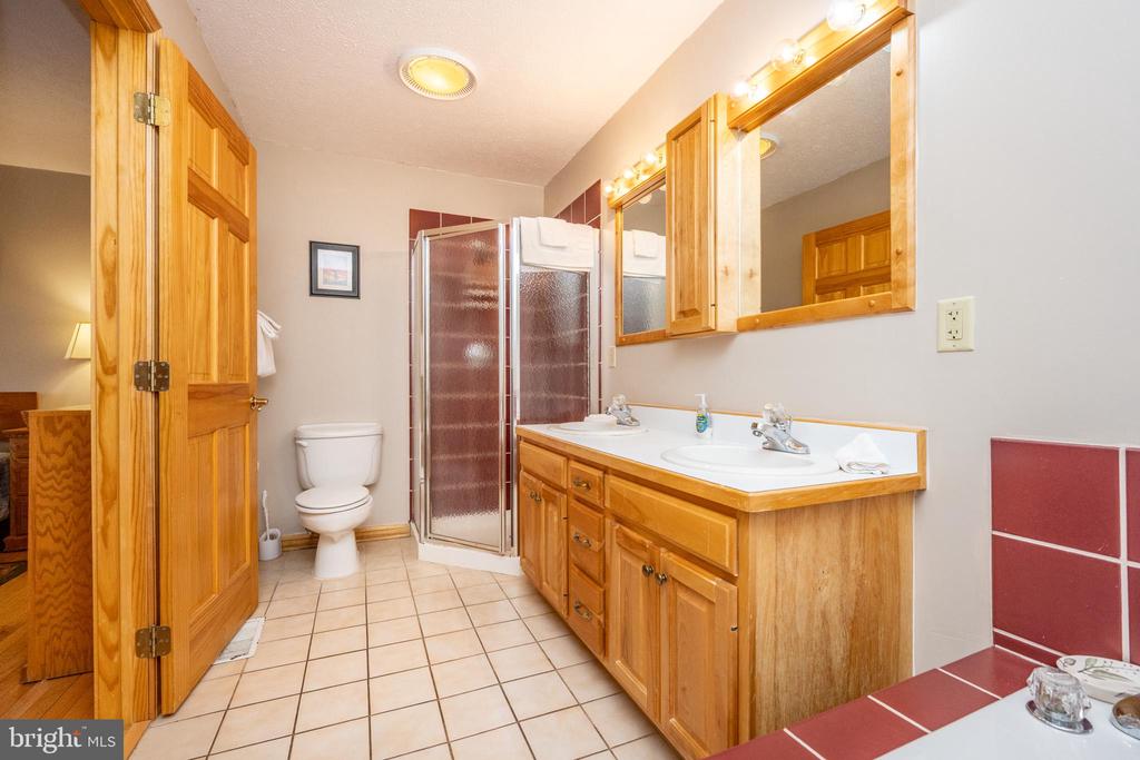 36 RIDGEWOOD DRIVE