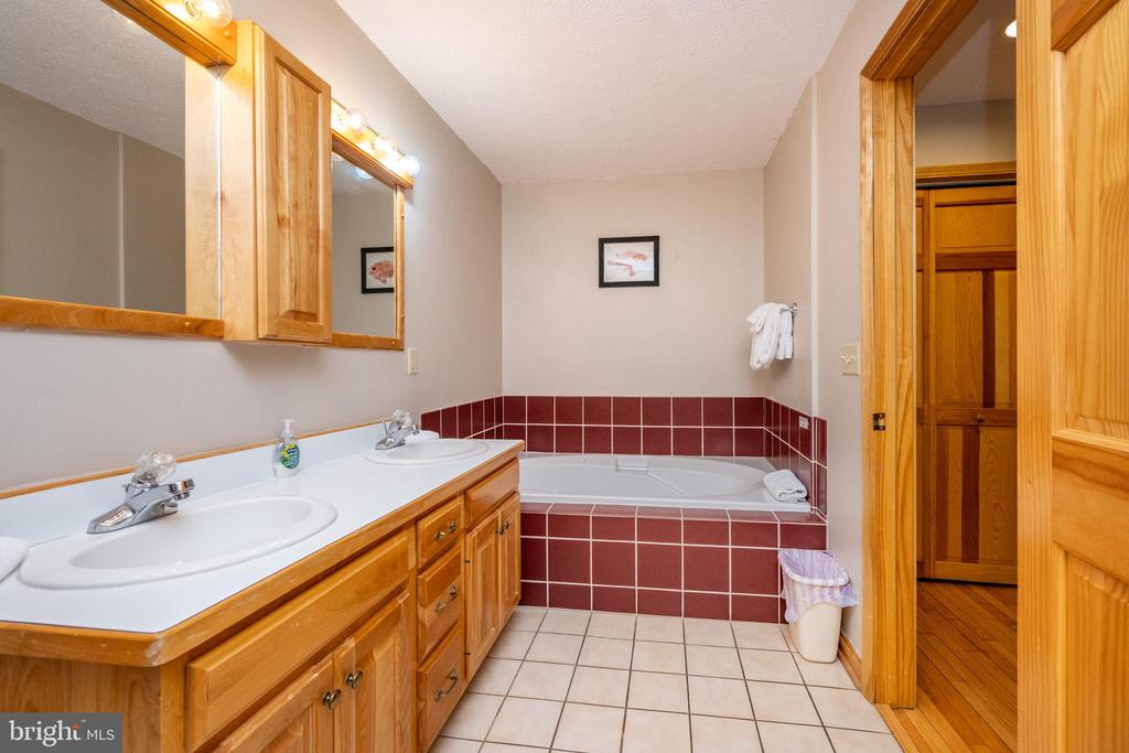 36 RIDGEWOOD DRIVE