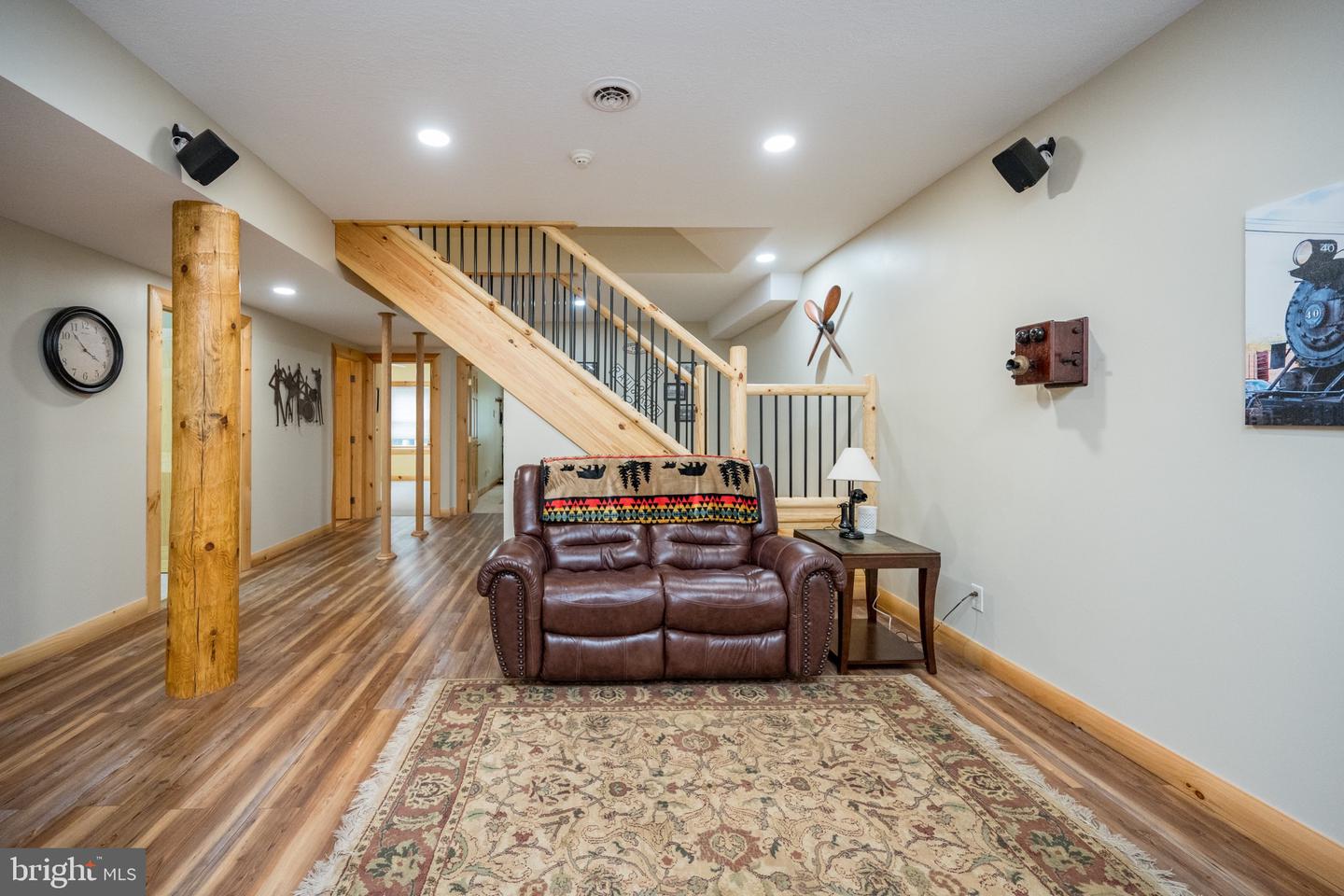 45 Deer Crest Ct