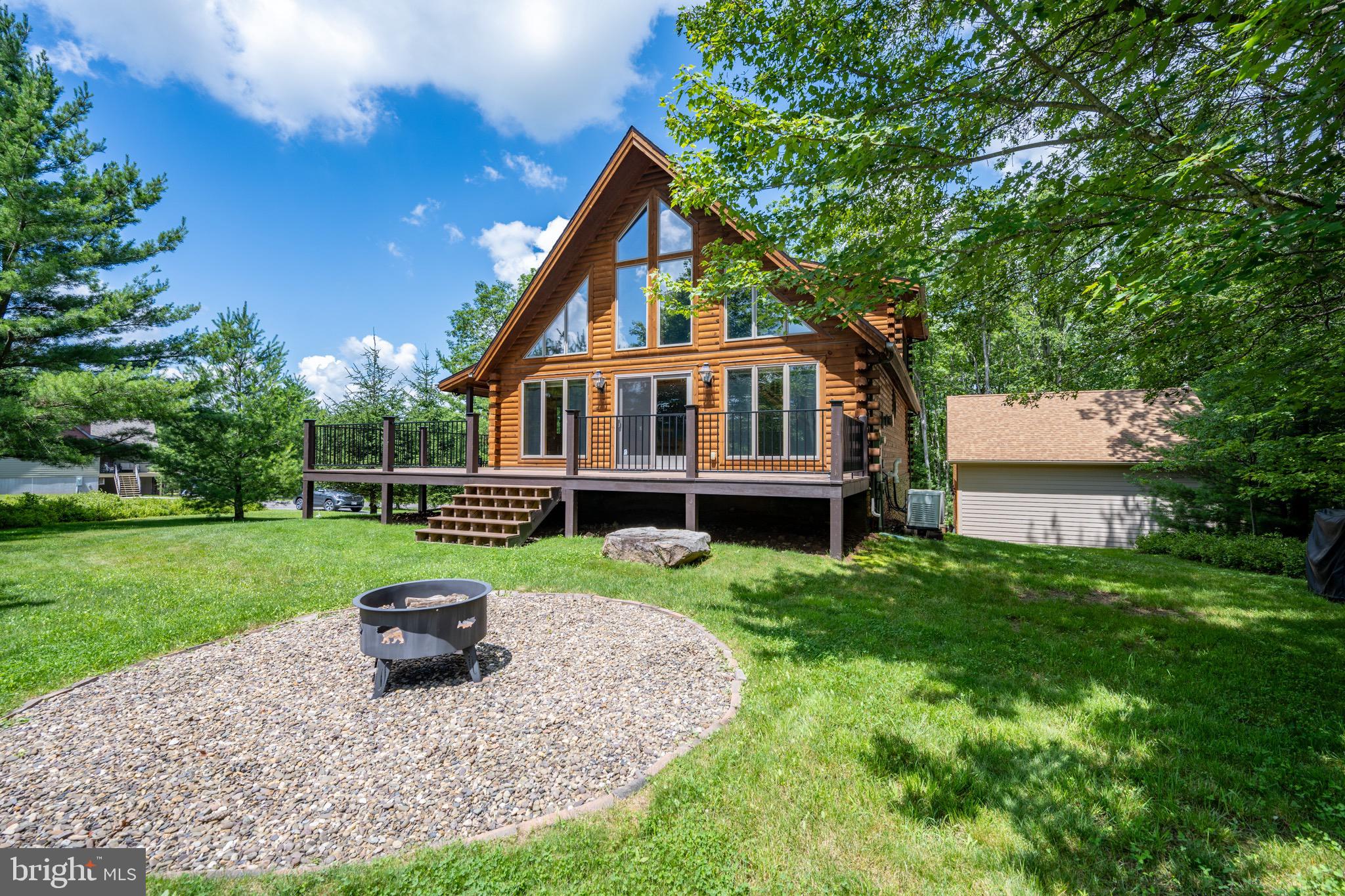 45 Deer Crest Ct