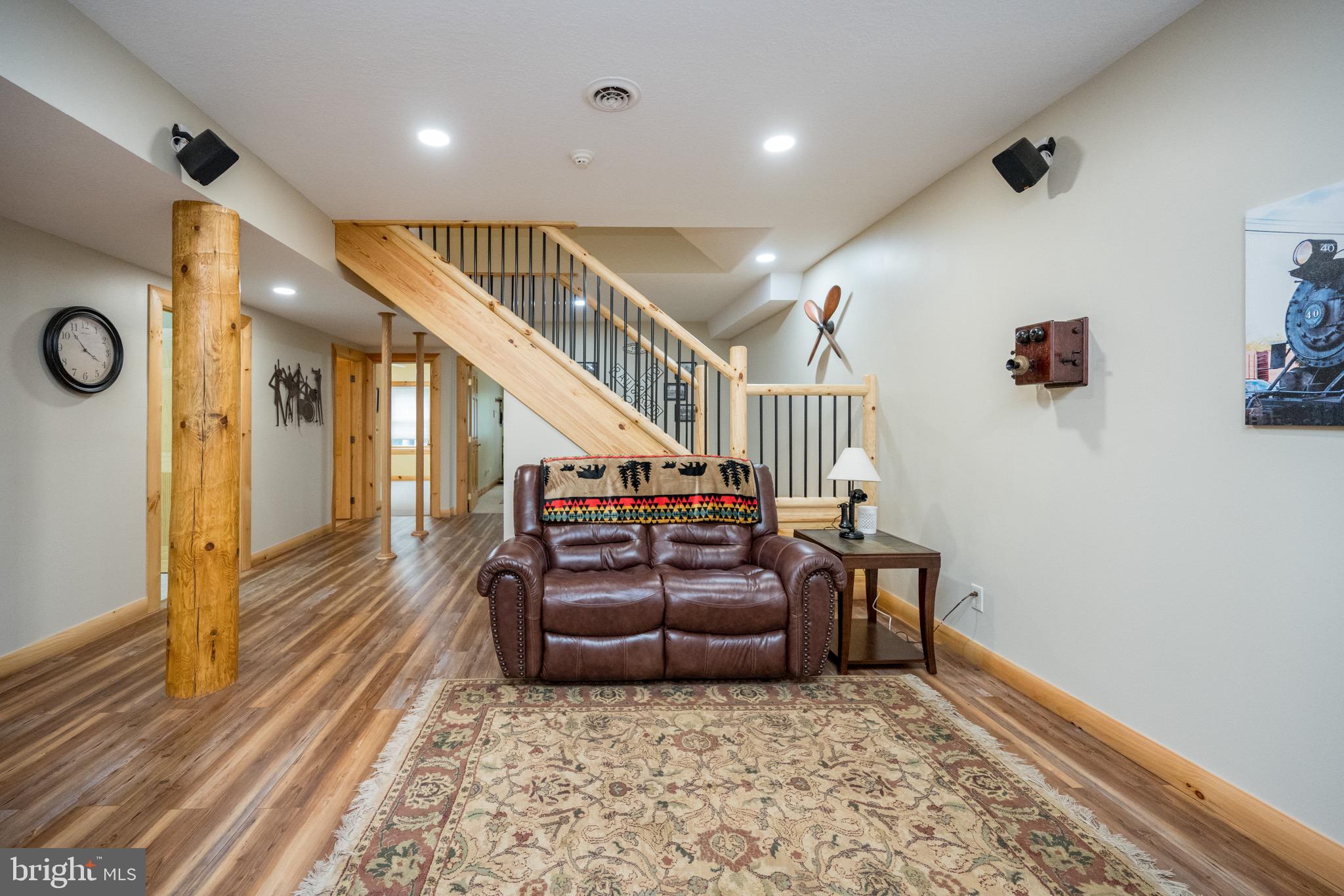 45 Deer Crest Ct