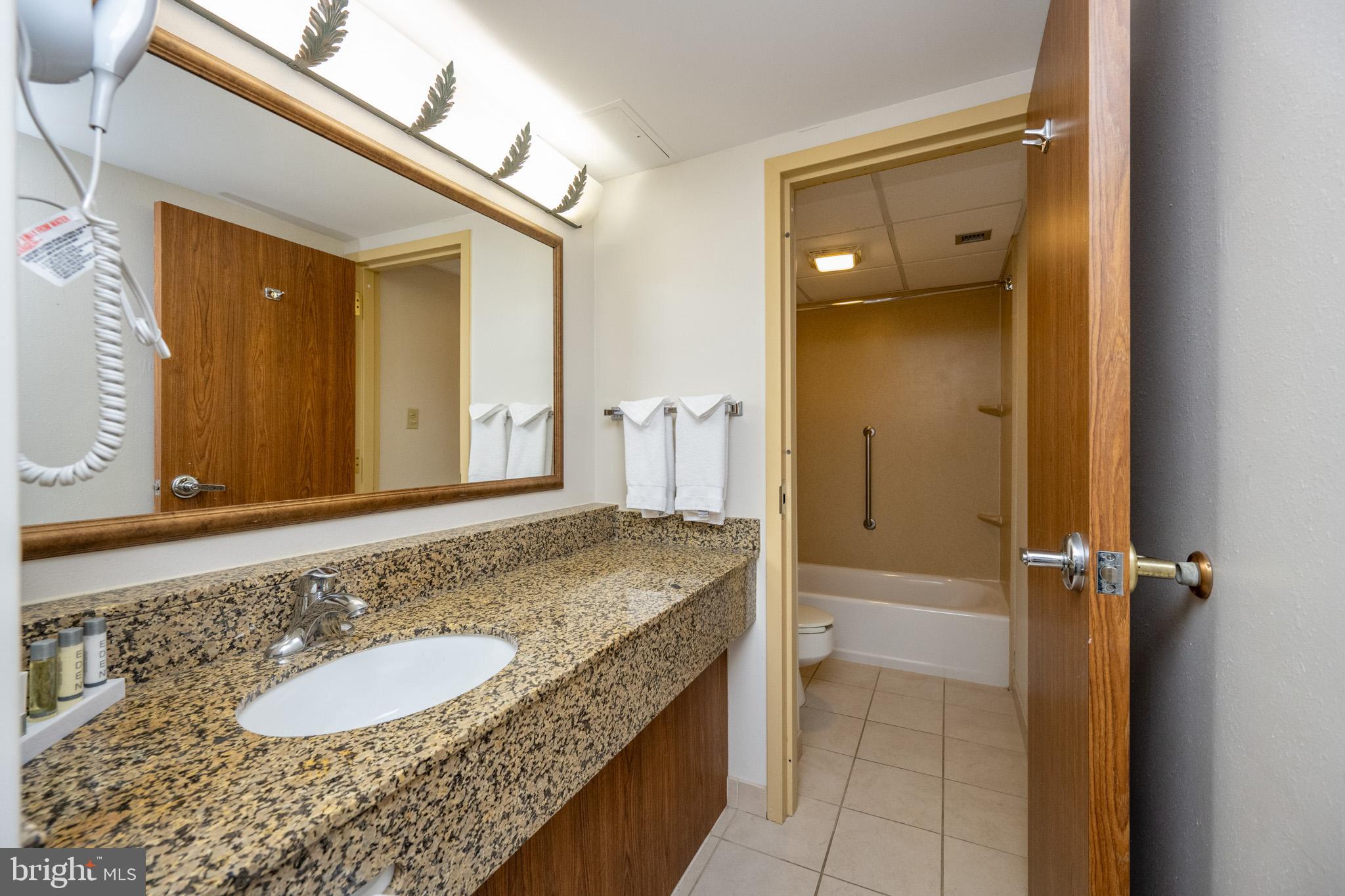 290 Marsh Hill Rd #402k