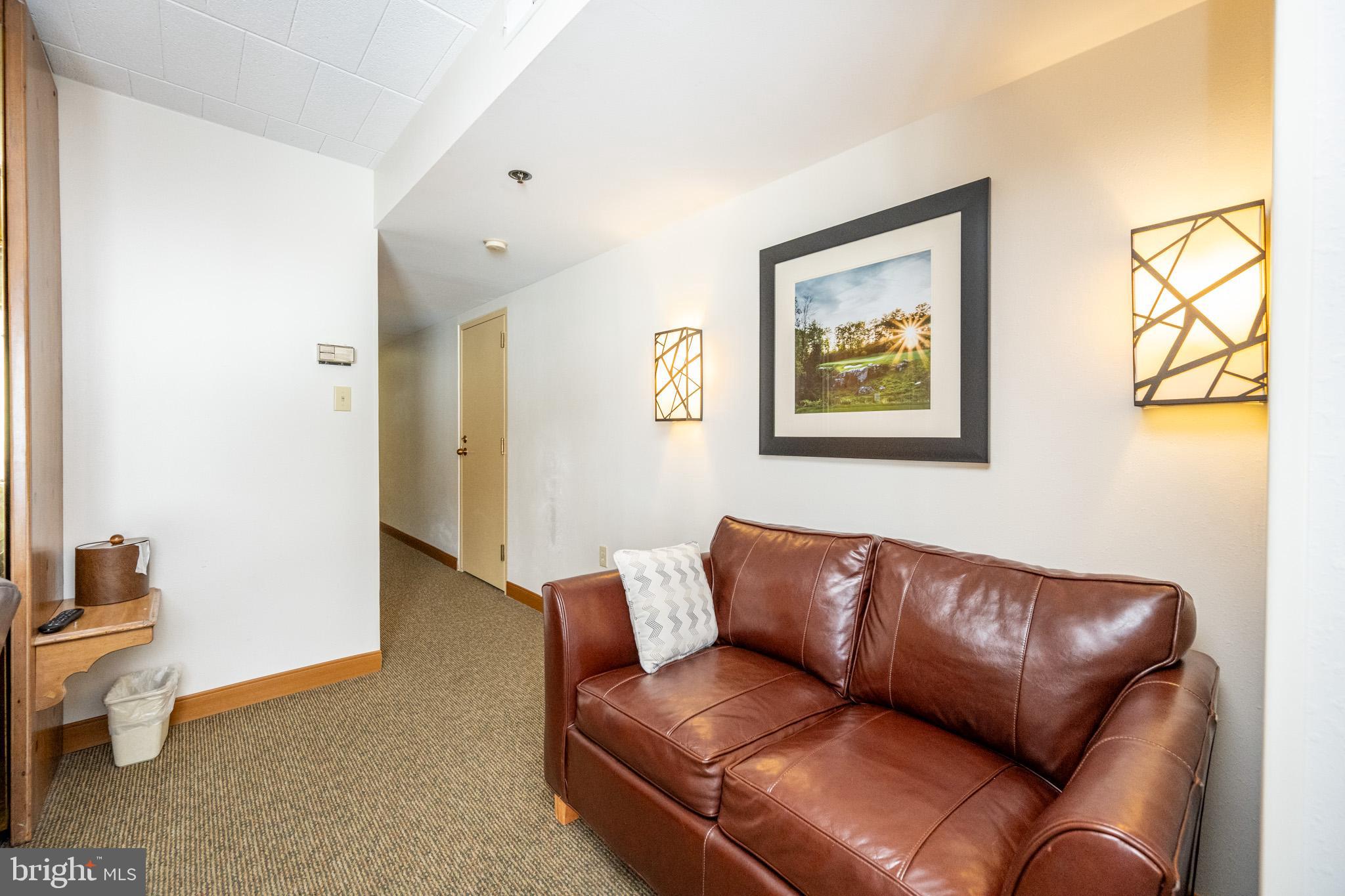 290 Marsh Hill Rd #402k