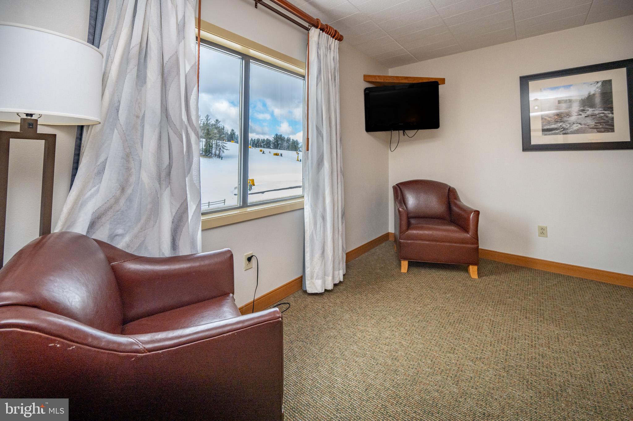 290 Marsh Hill Rd #402k