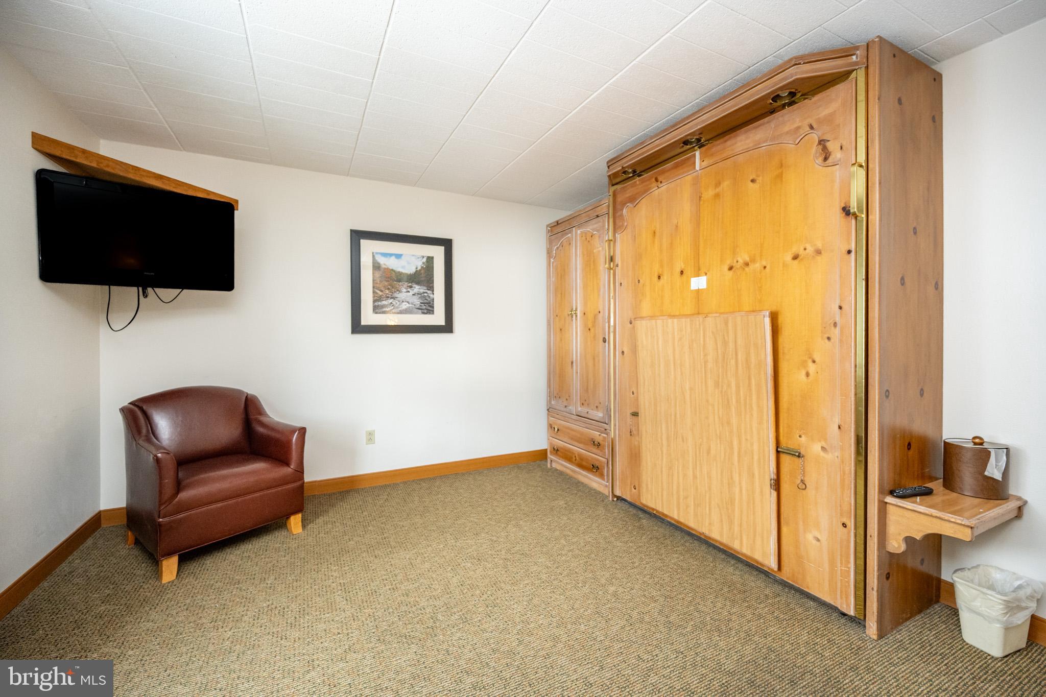 290 Marsh Hill Rd #402k