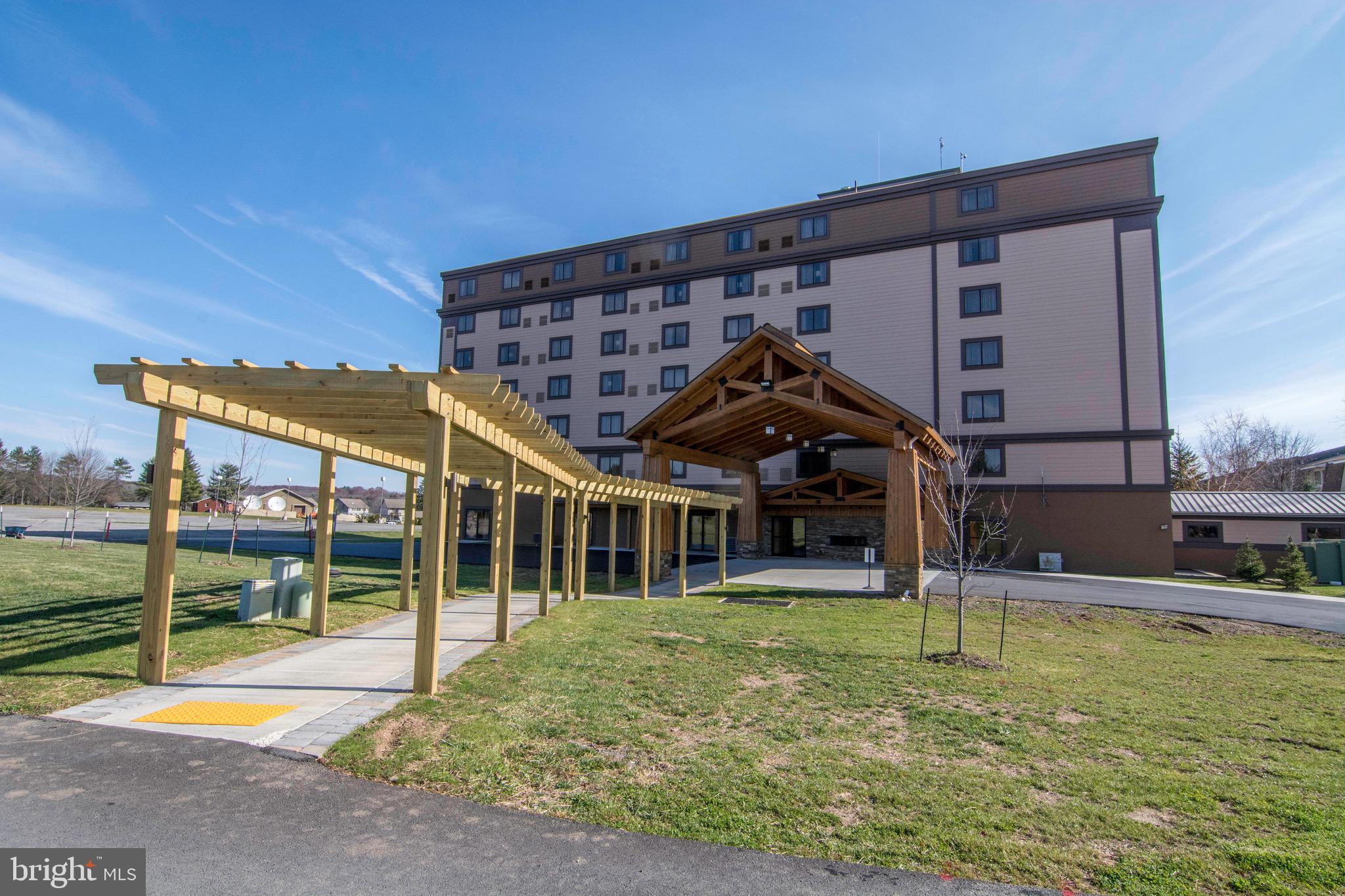 290 Marsh Hill Rd #402k
