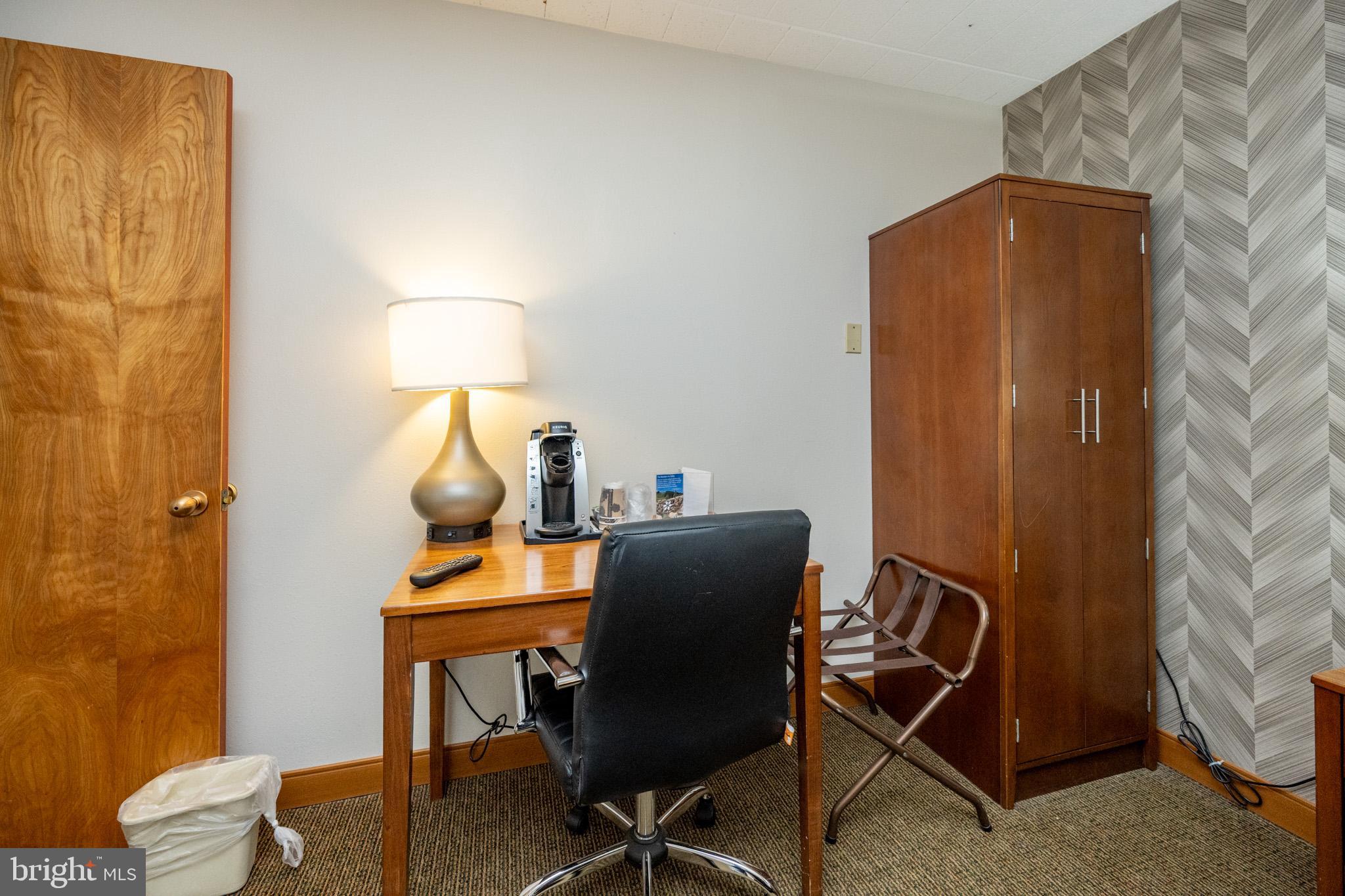 290 Marsh Hill Rd #402k