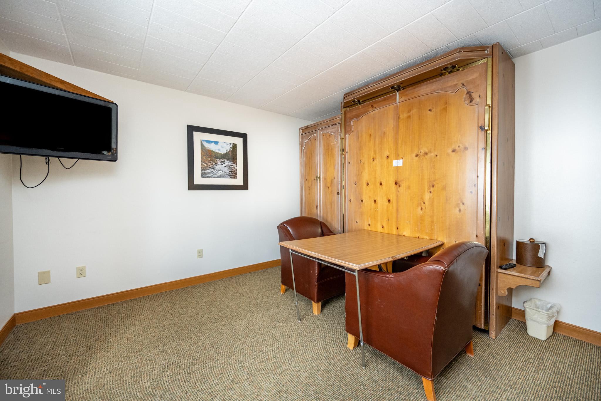 290 Marsh Hill Rd #402k