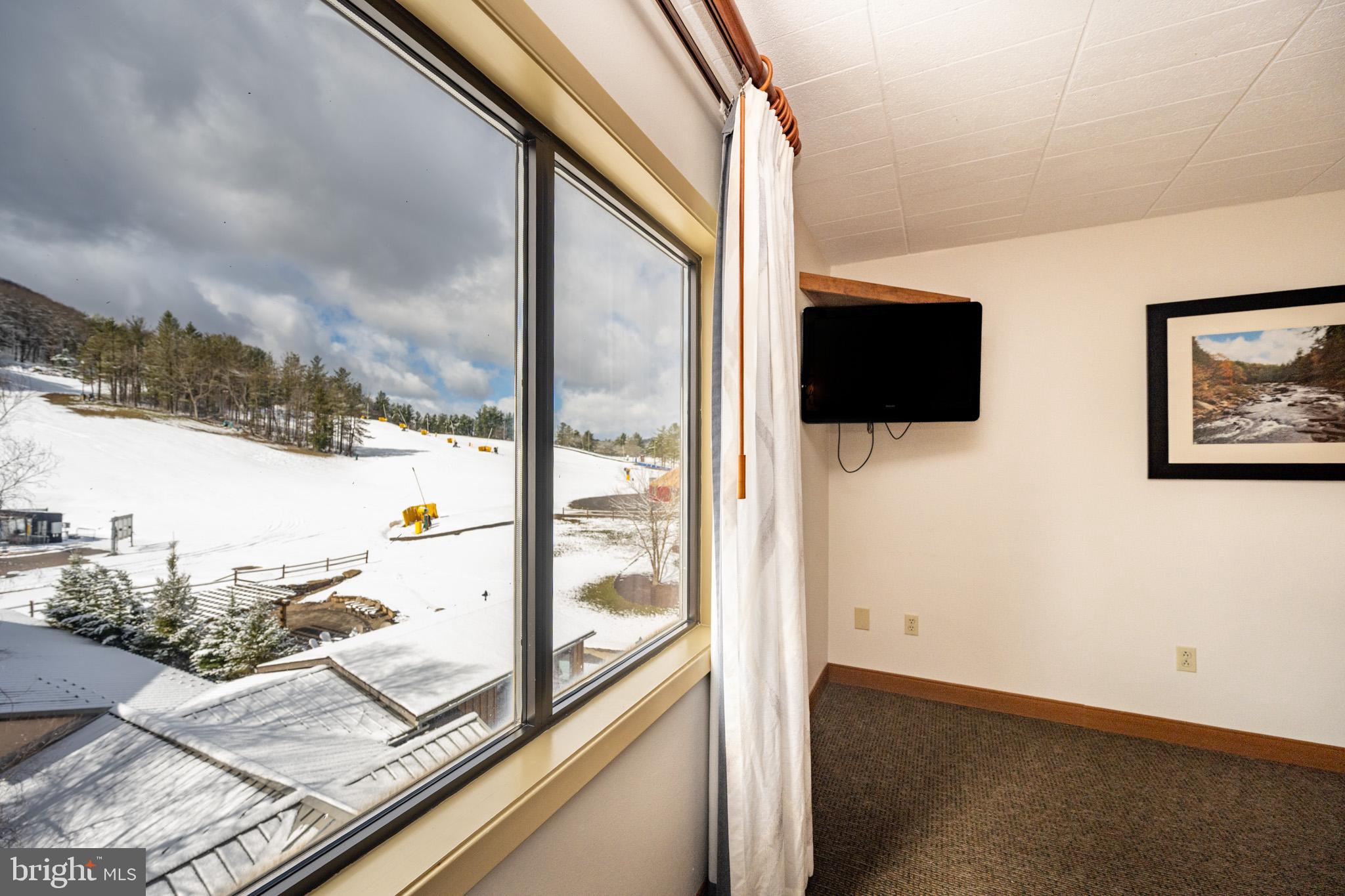 290 Marsh Hill Rd #402k