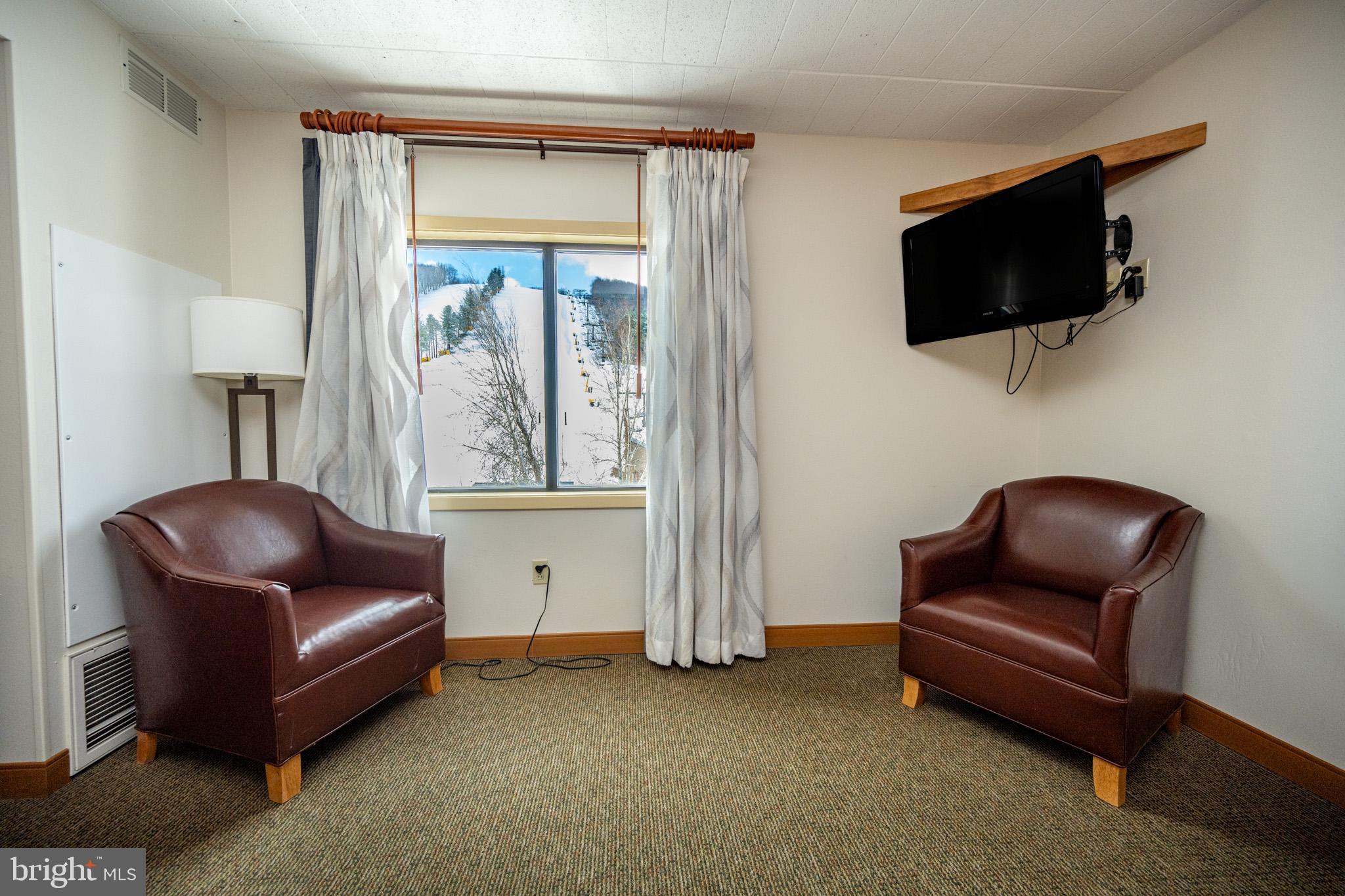 290 Marsh Hill Rd #402k