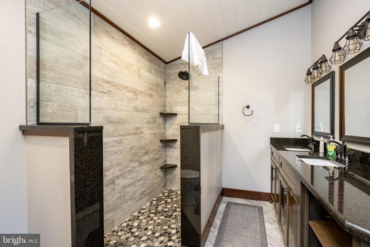 267 Woodlands Hill Ln
