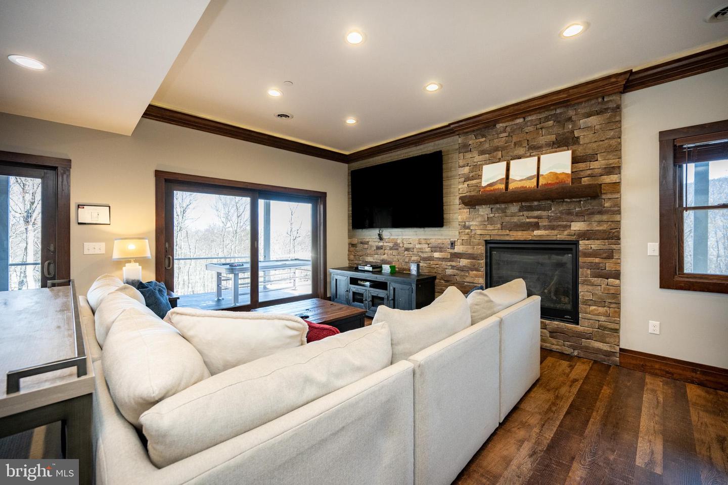 267 Woodlands Hill Ln