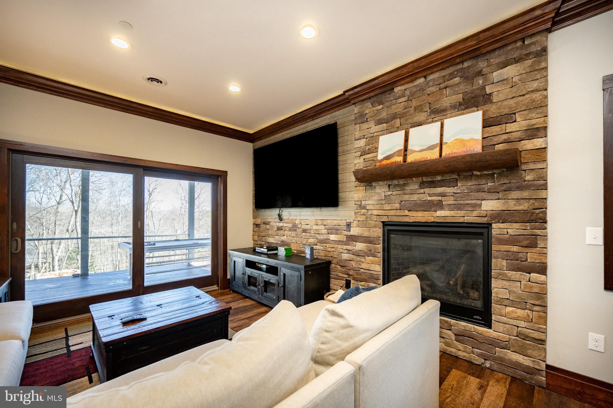 267 Woodlands Hill Ln