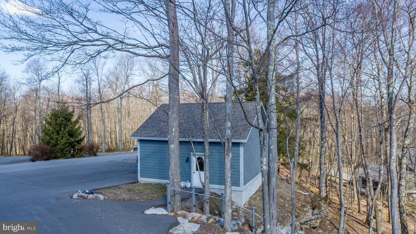267 Woodlands Hill Ln