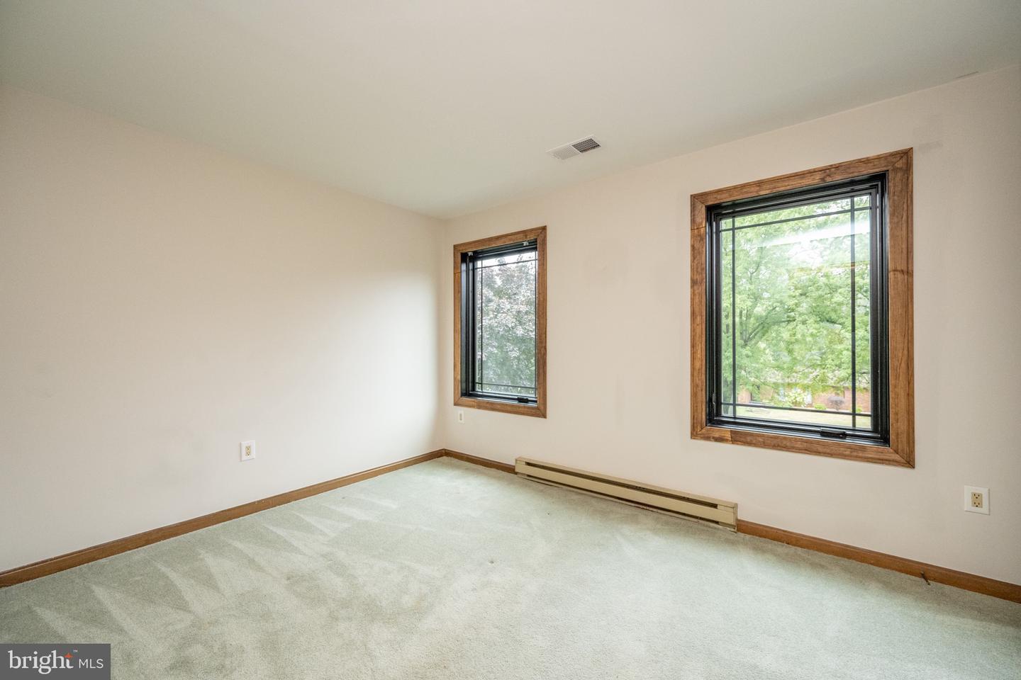 208 Drane Dr