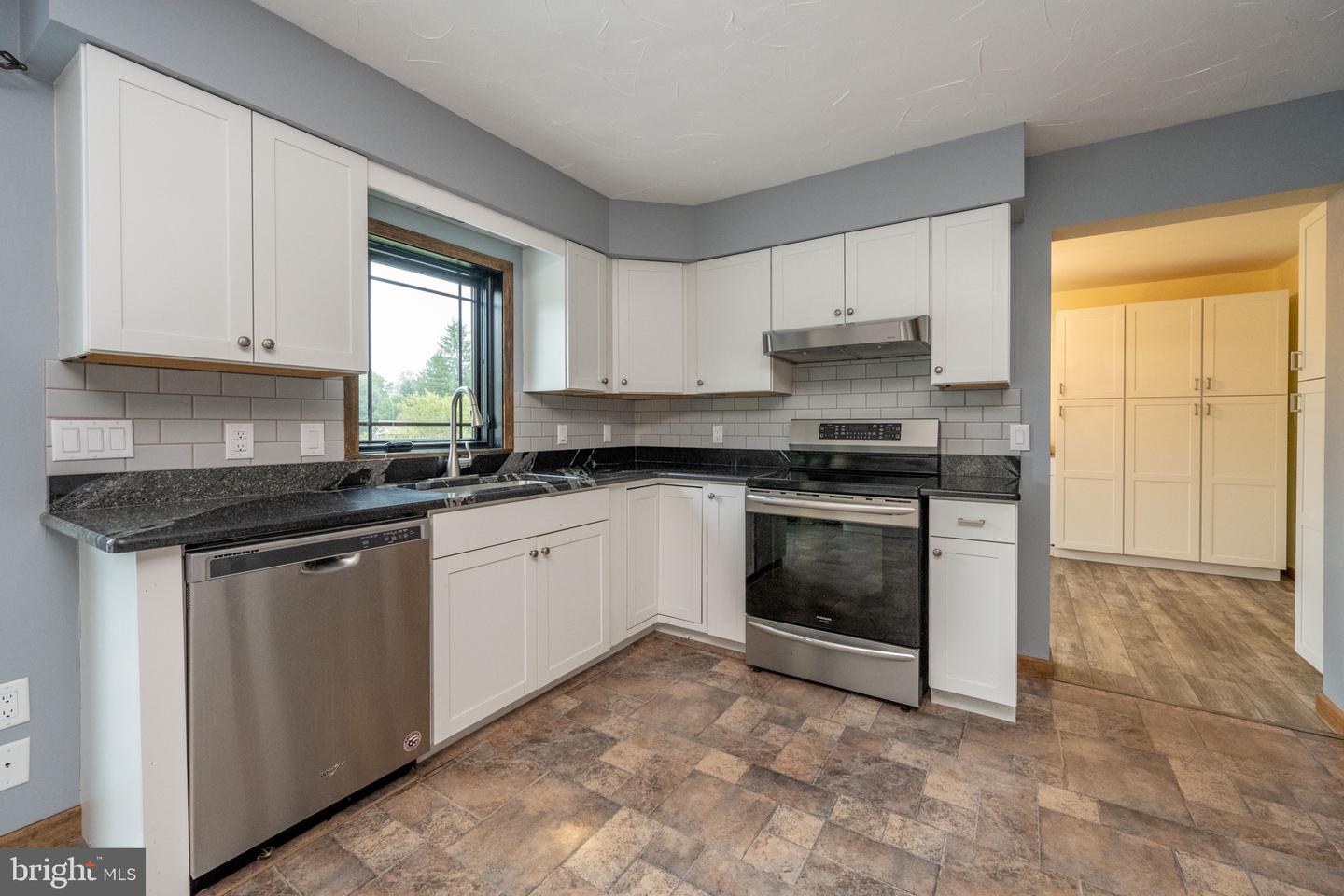 208 Drane Dr