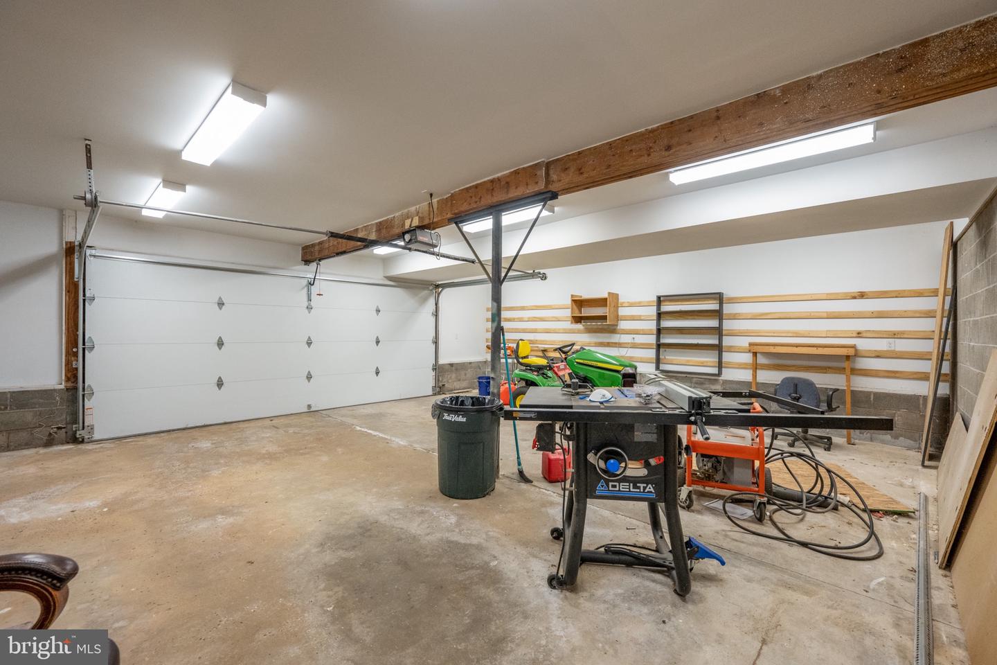 208 Drane Dr