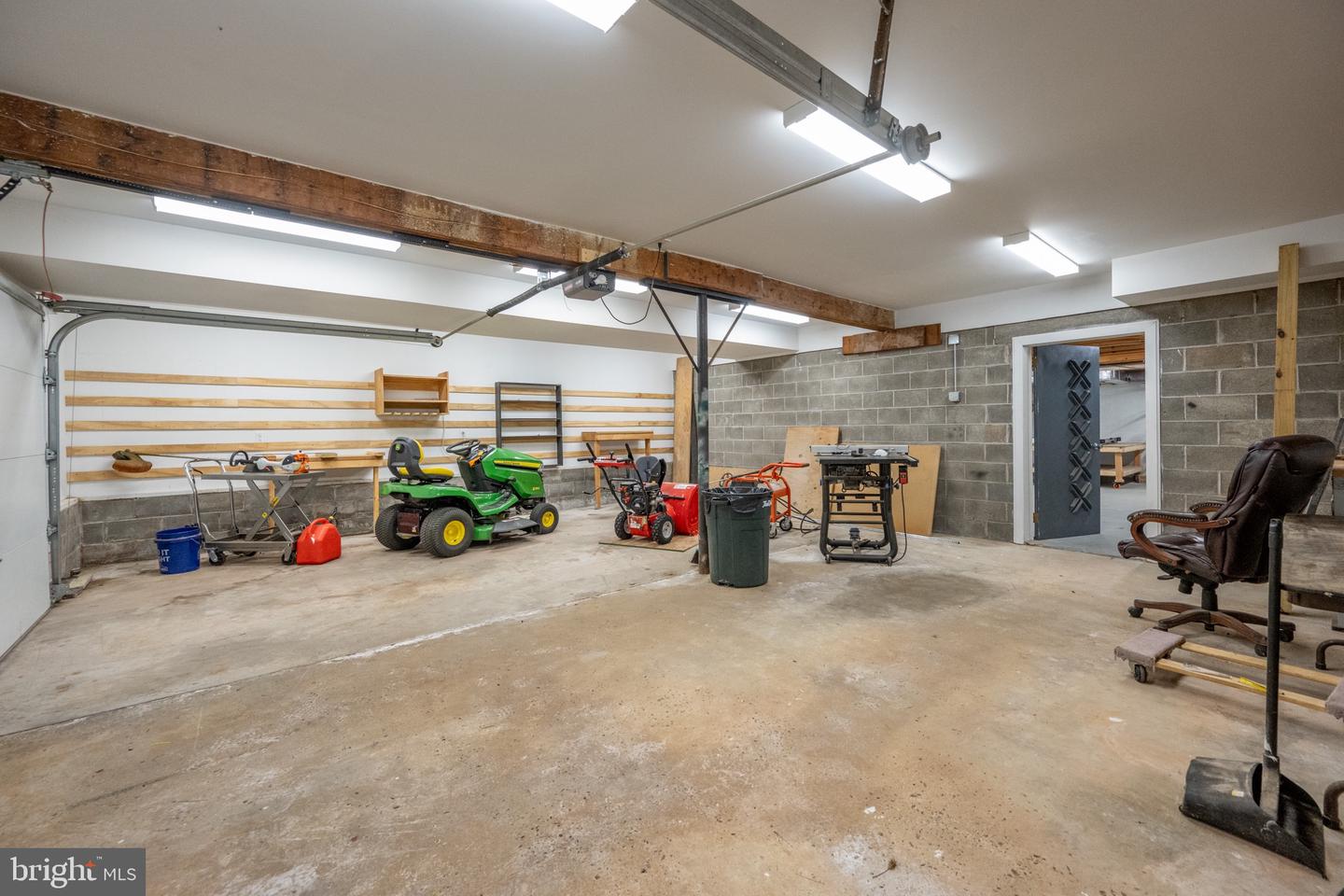 208 Drane Dr