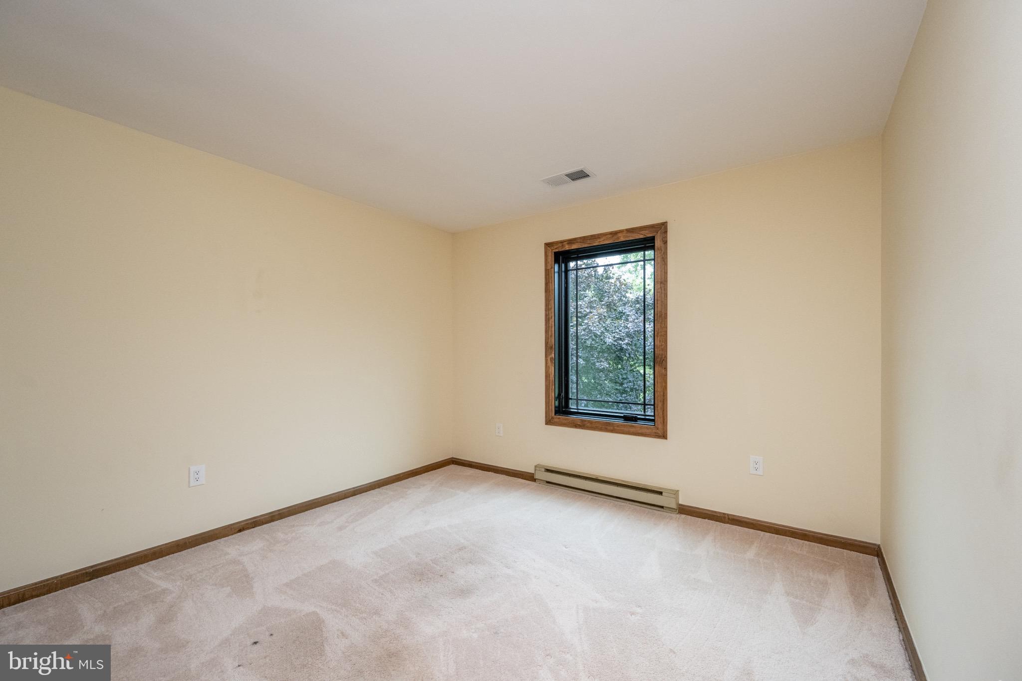 208 Drane Dr