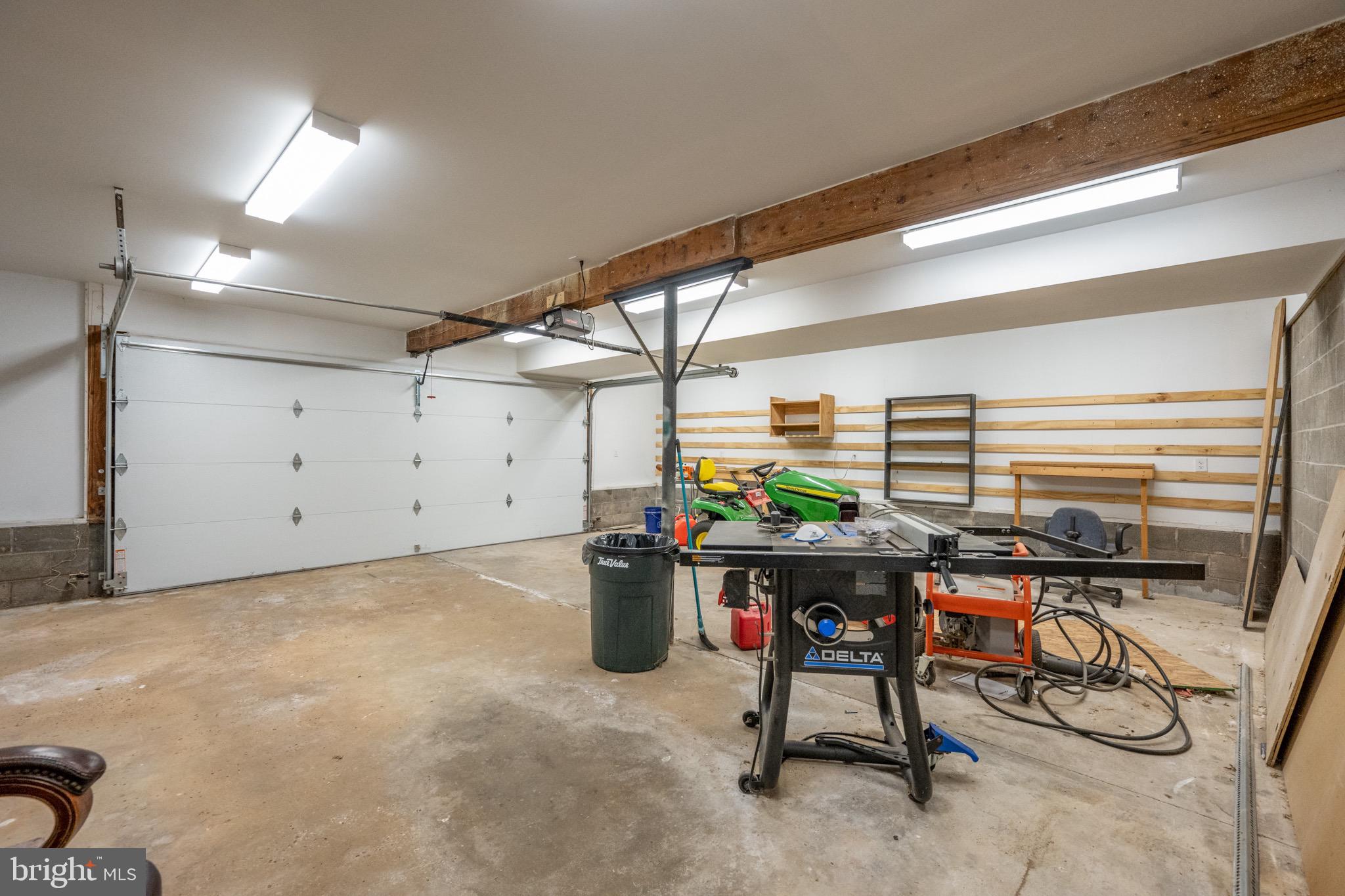 208 Drane Dr