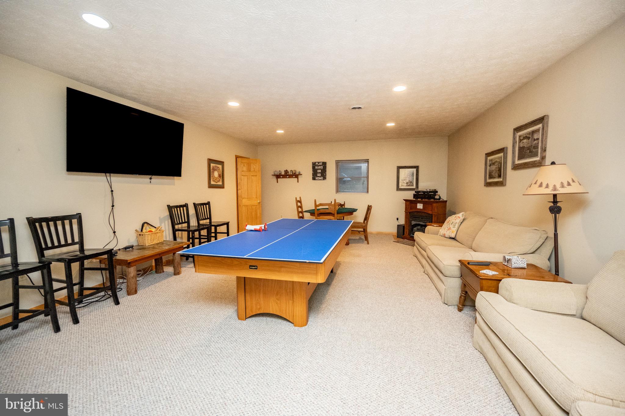 2467 Glendale Rd