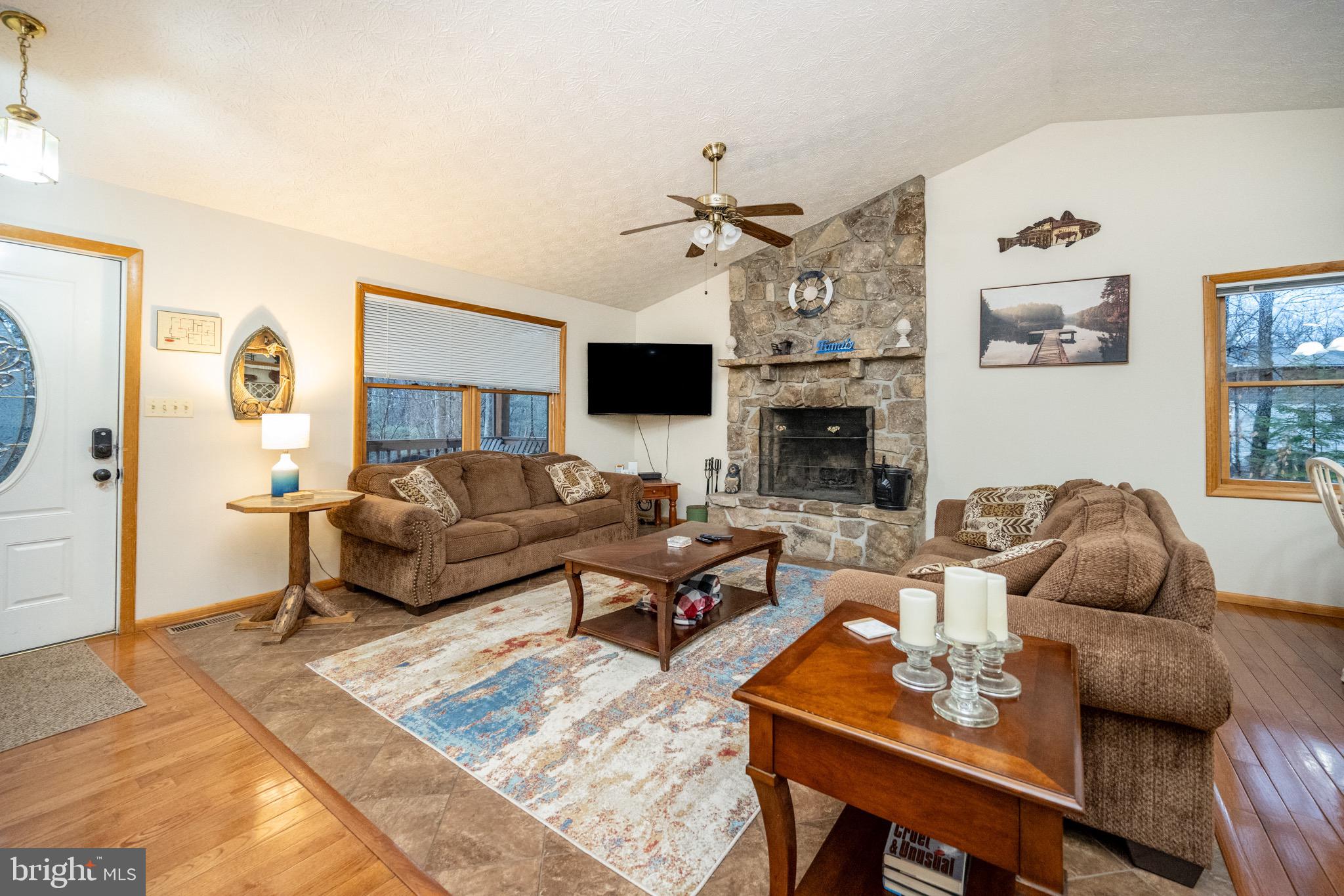 2467 Glendale Rd