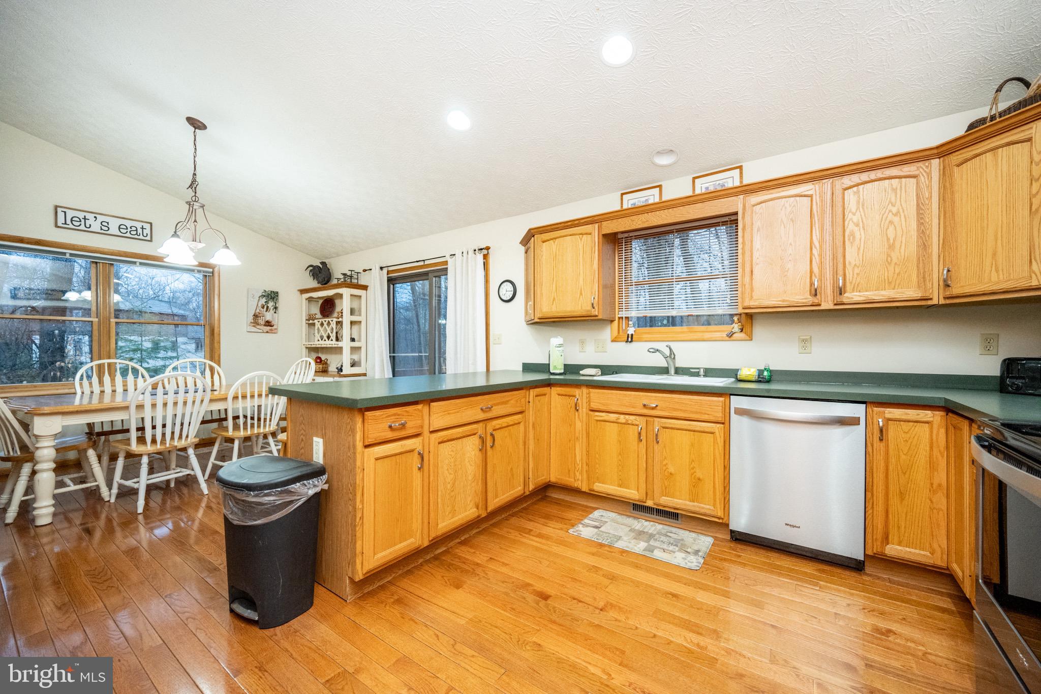 2467 Glendale Rd