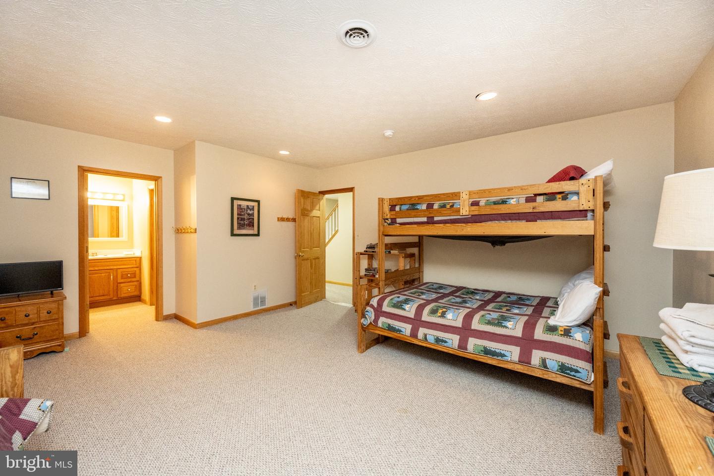 2467 Glendale Rd
