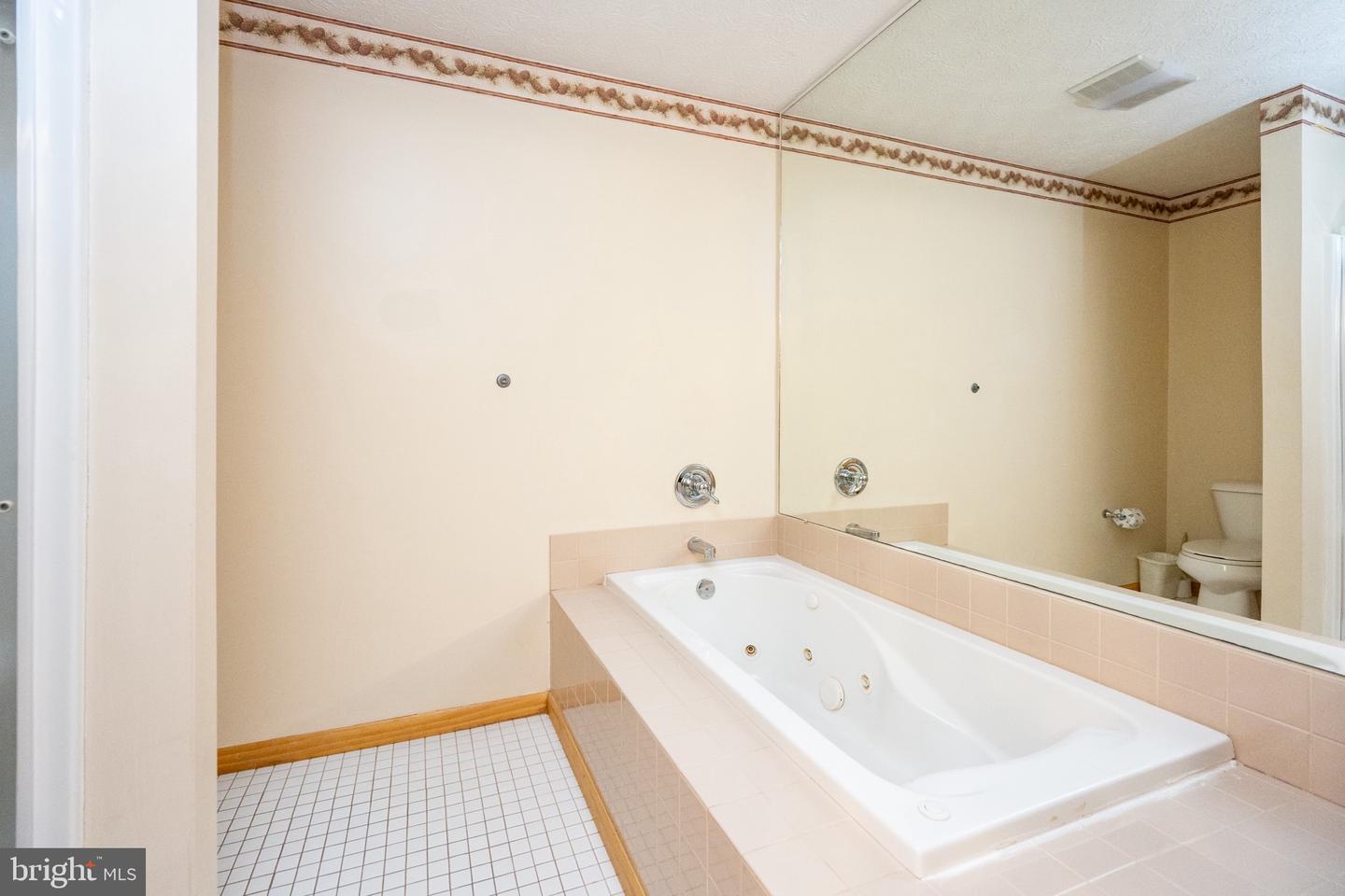 2467 Glendale Rd