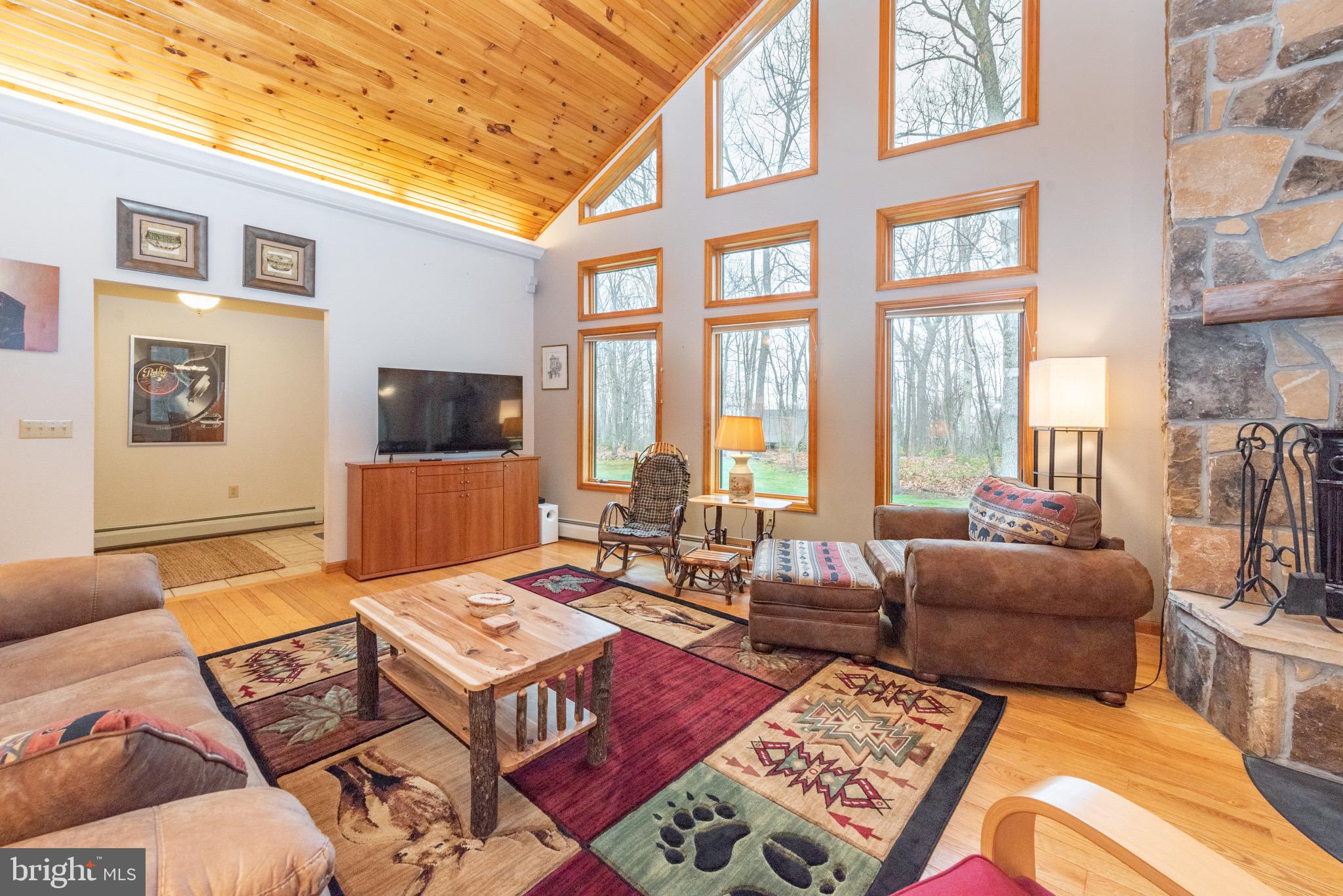 332 Bracken Dr