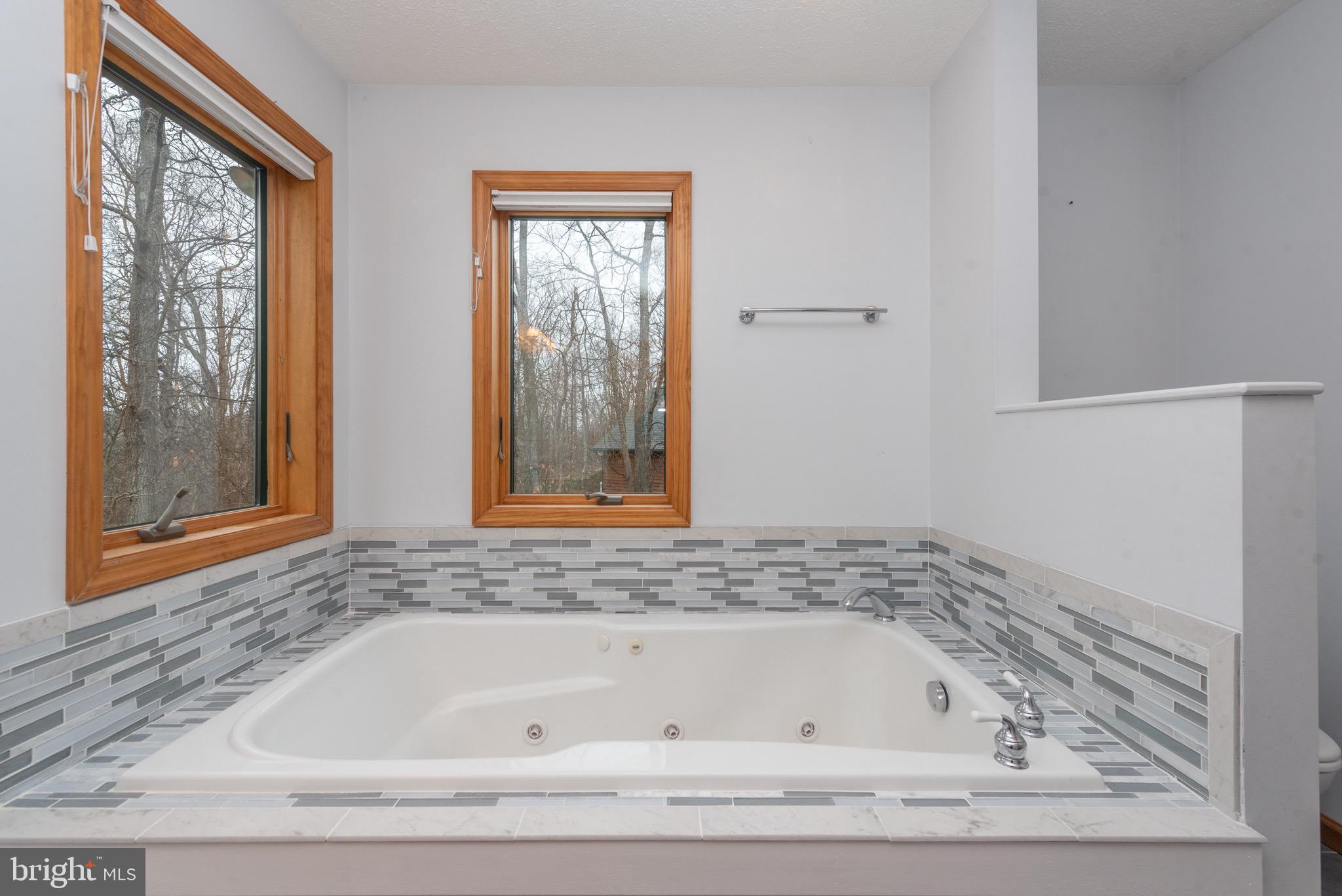332 Bracken Dr