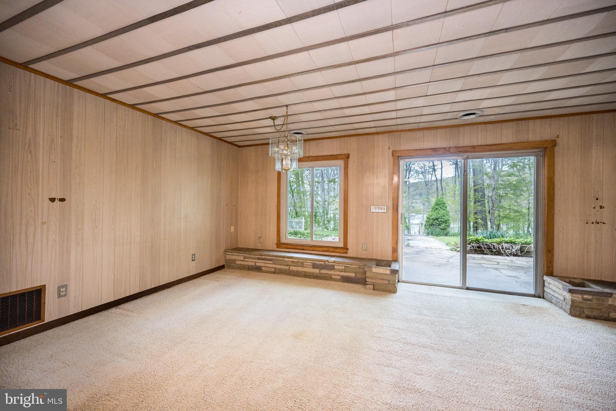 1321 Marsh Hill Rd