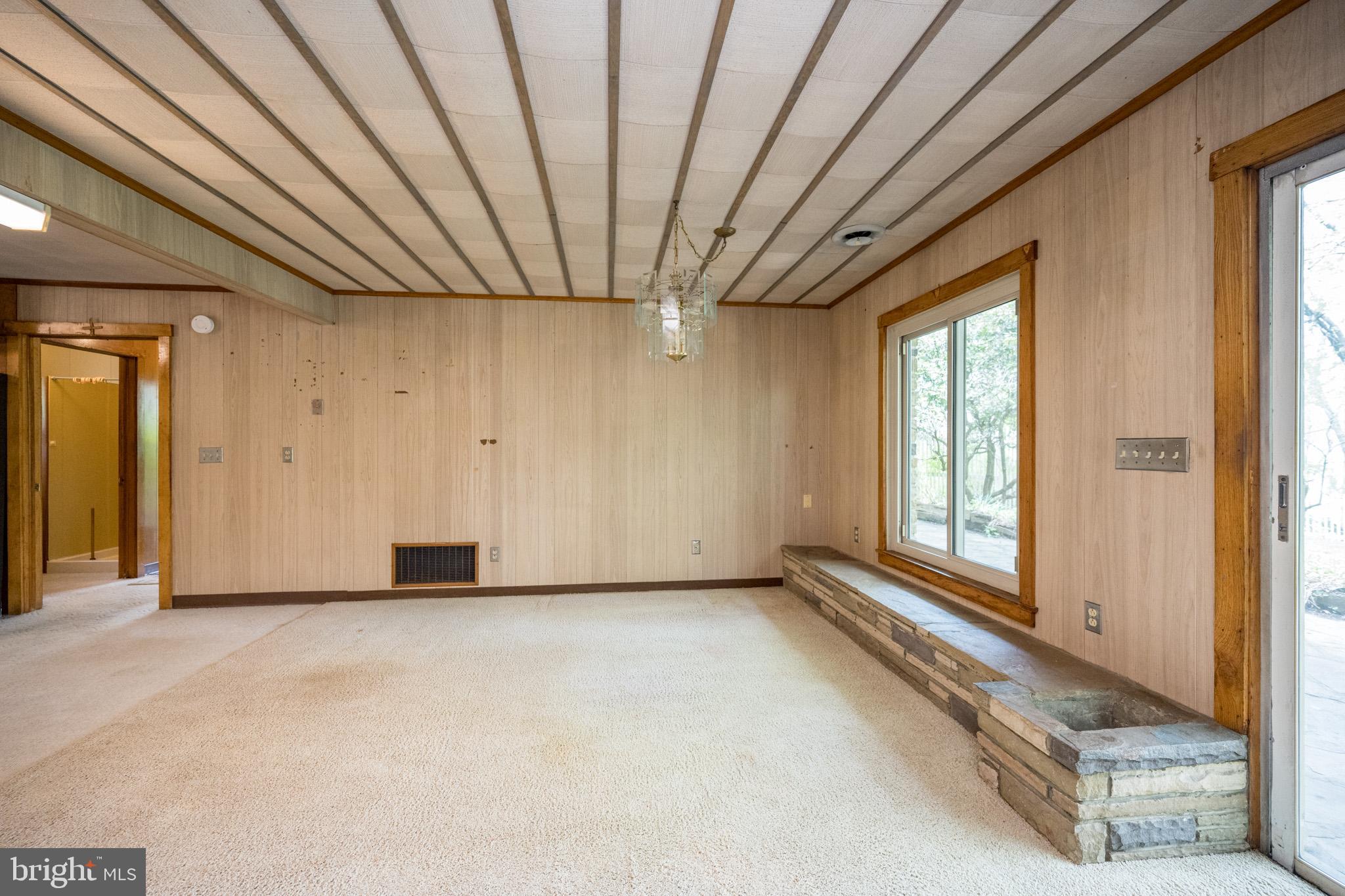 1321 Marsh Hill Rd