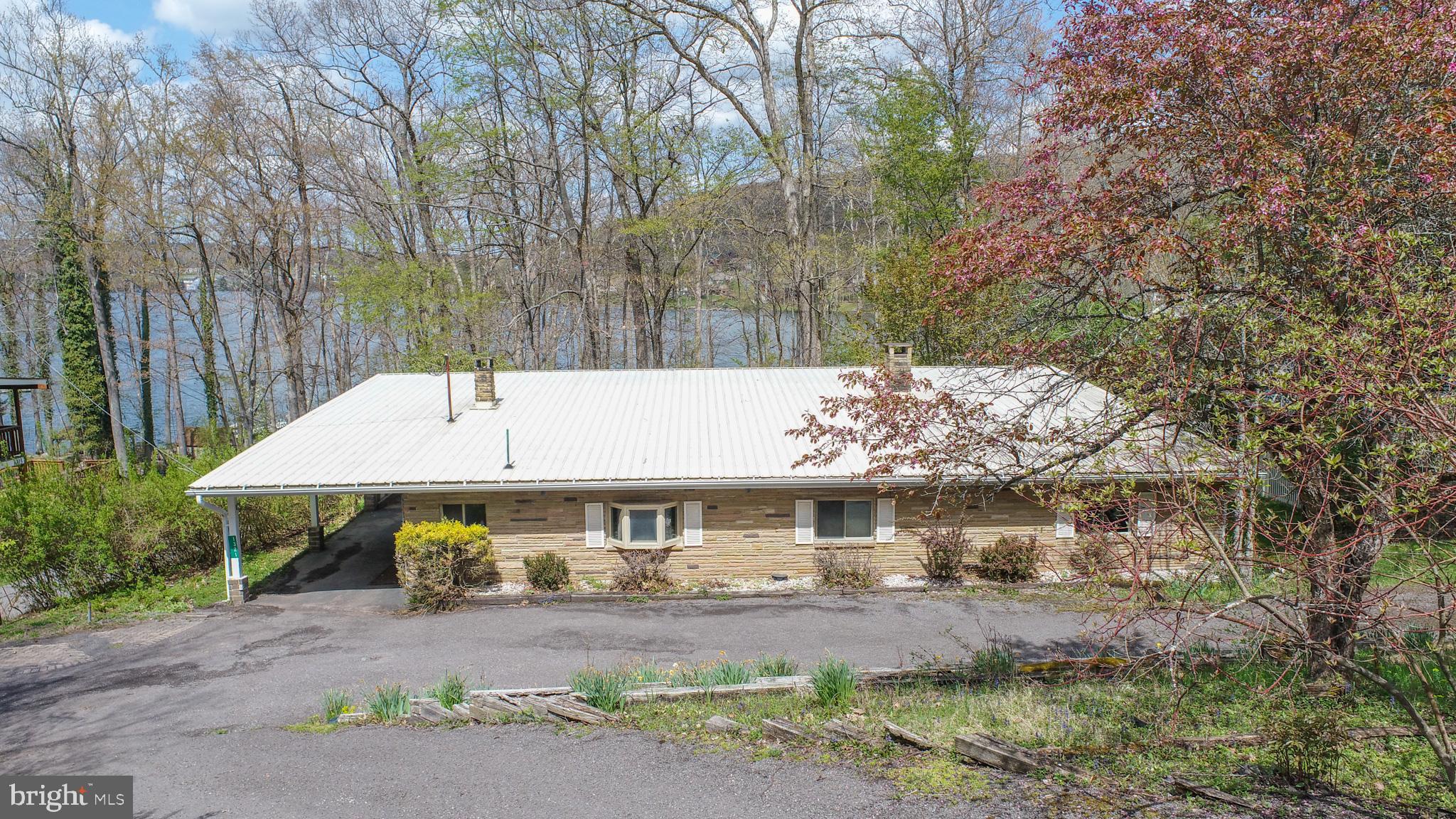 1321 Marsh Hill Rd