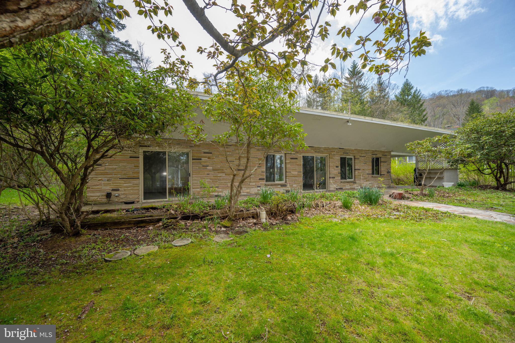 1321 Marsh Hill Rd