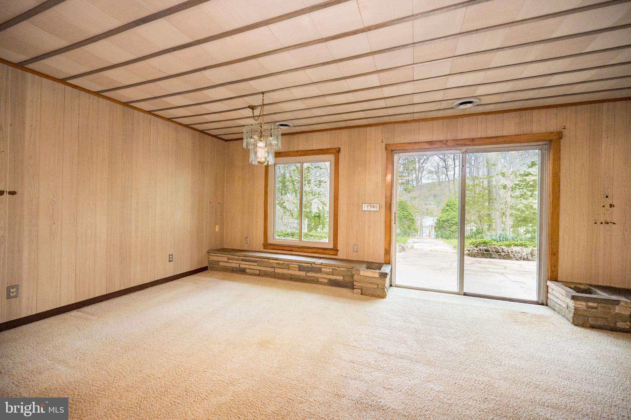 1321 Marsh Hill Rd