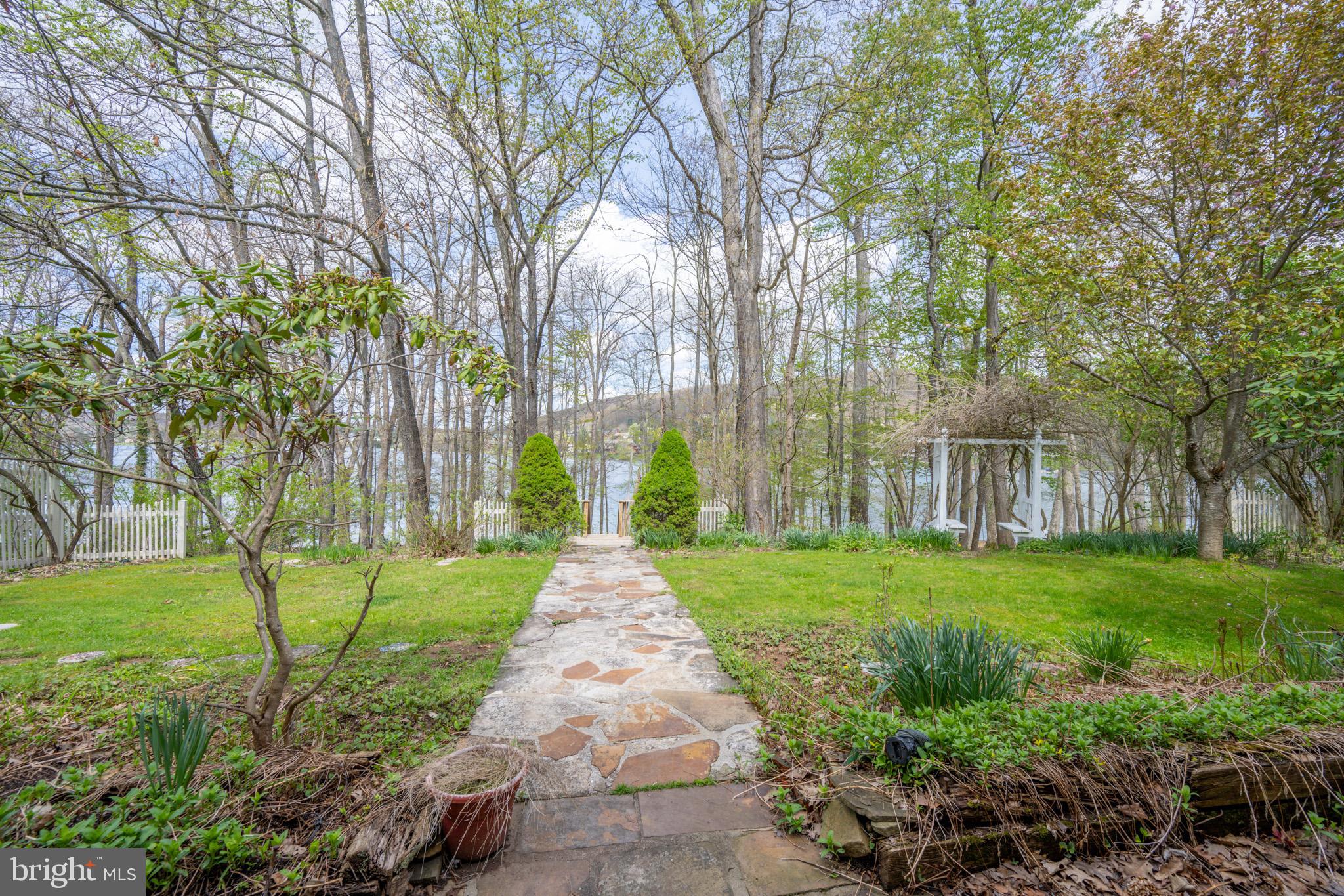 1321 Marsh Hill Rd