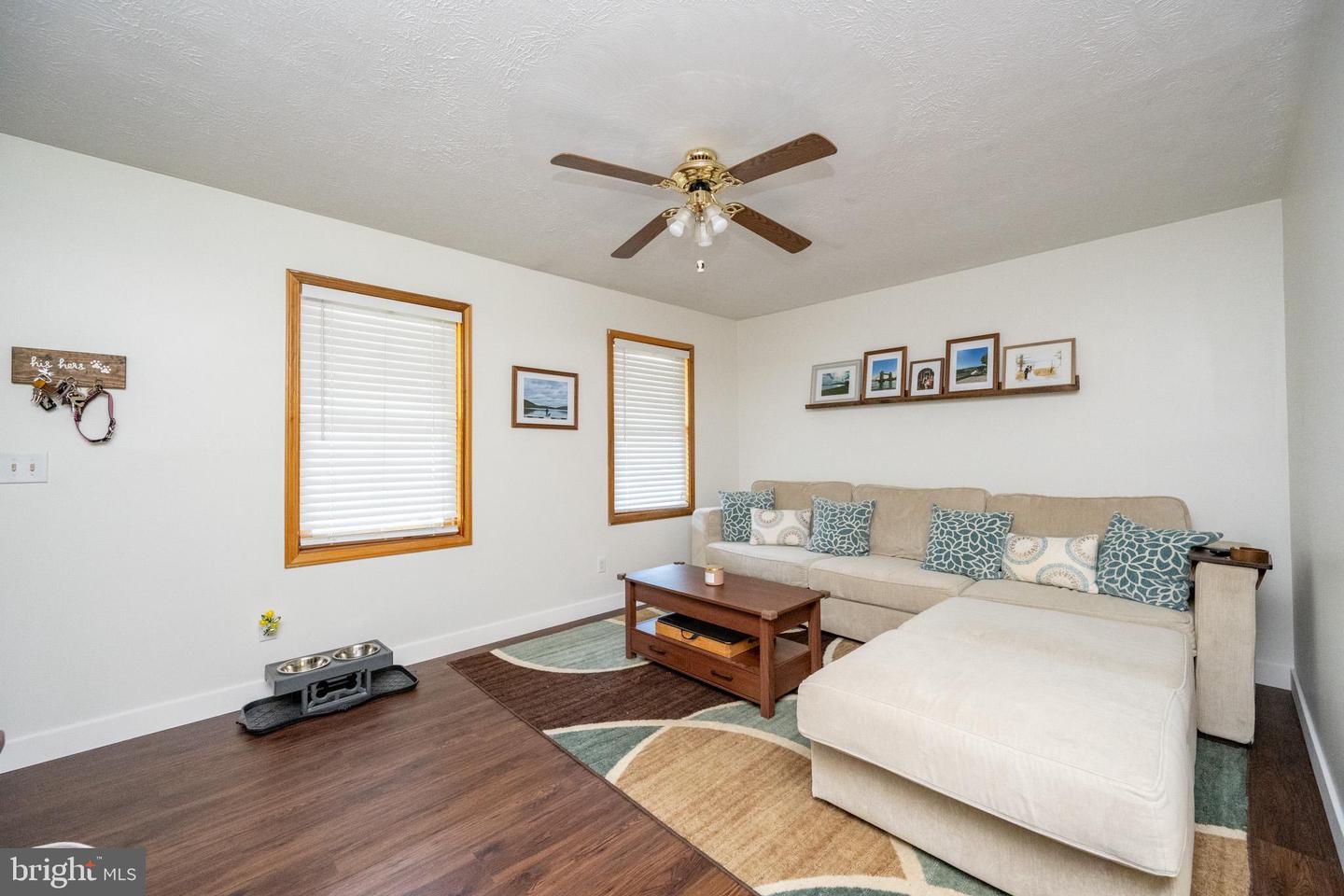 163 Crestview Dr