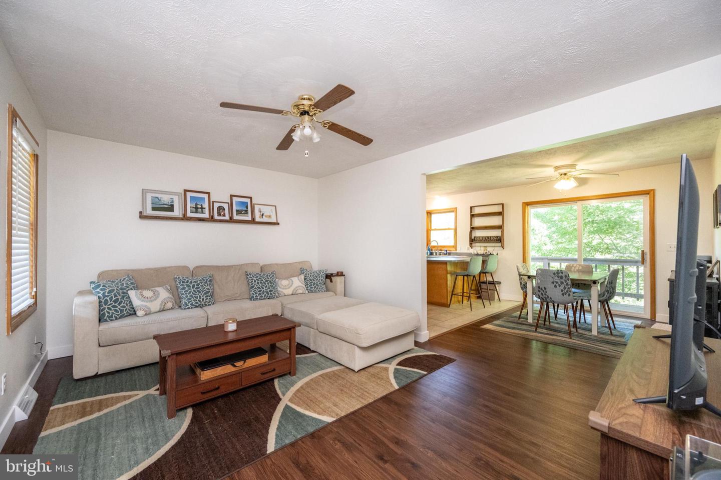 163 Crestview Dr