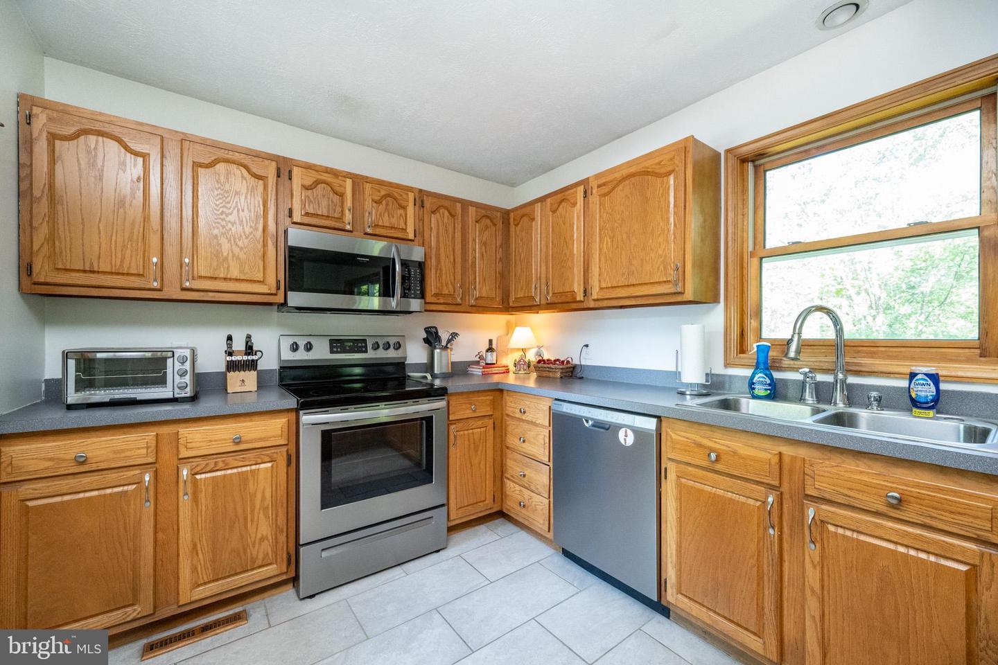 163 Crestview Dr