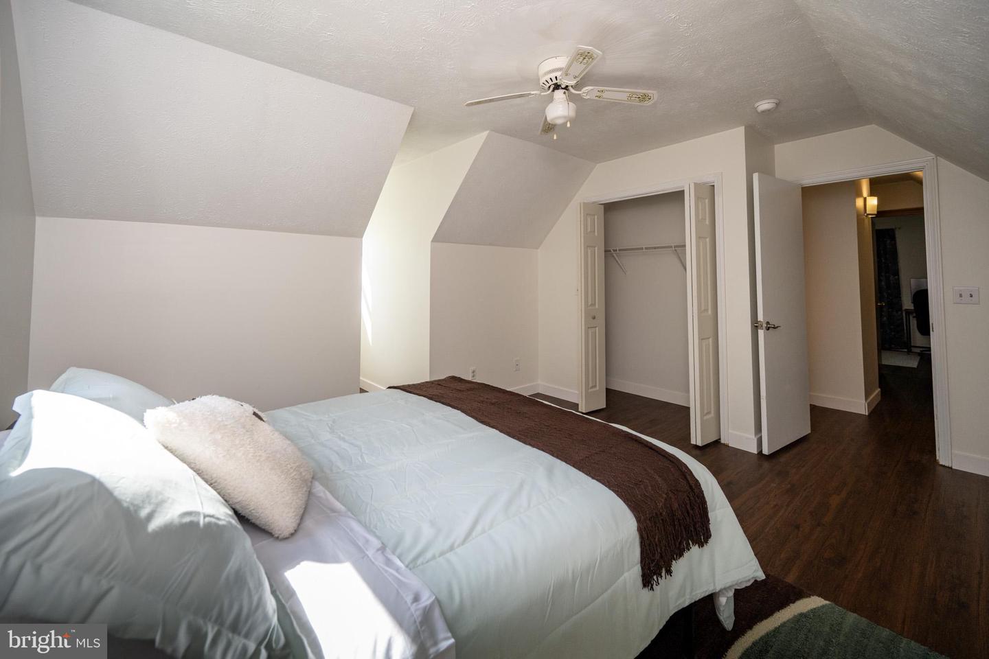 163 Crestview Dr