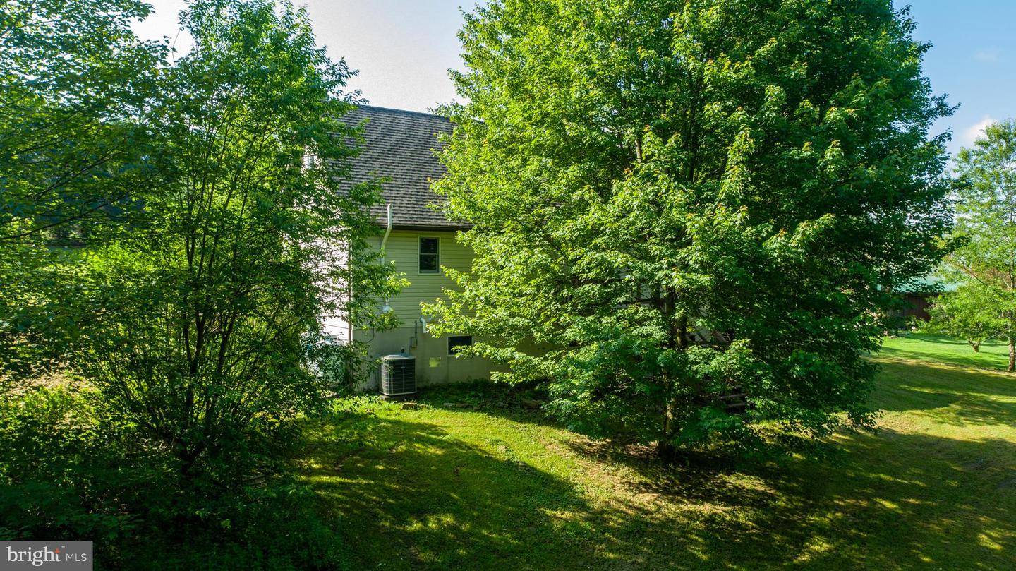 163 Crestview Dr