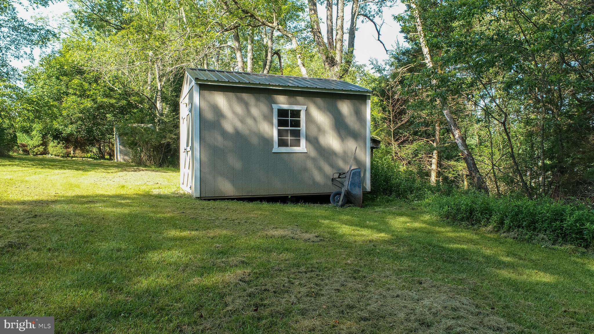 163 Crestview Dr