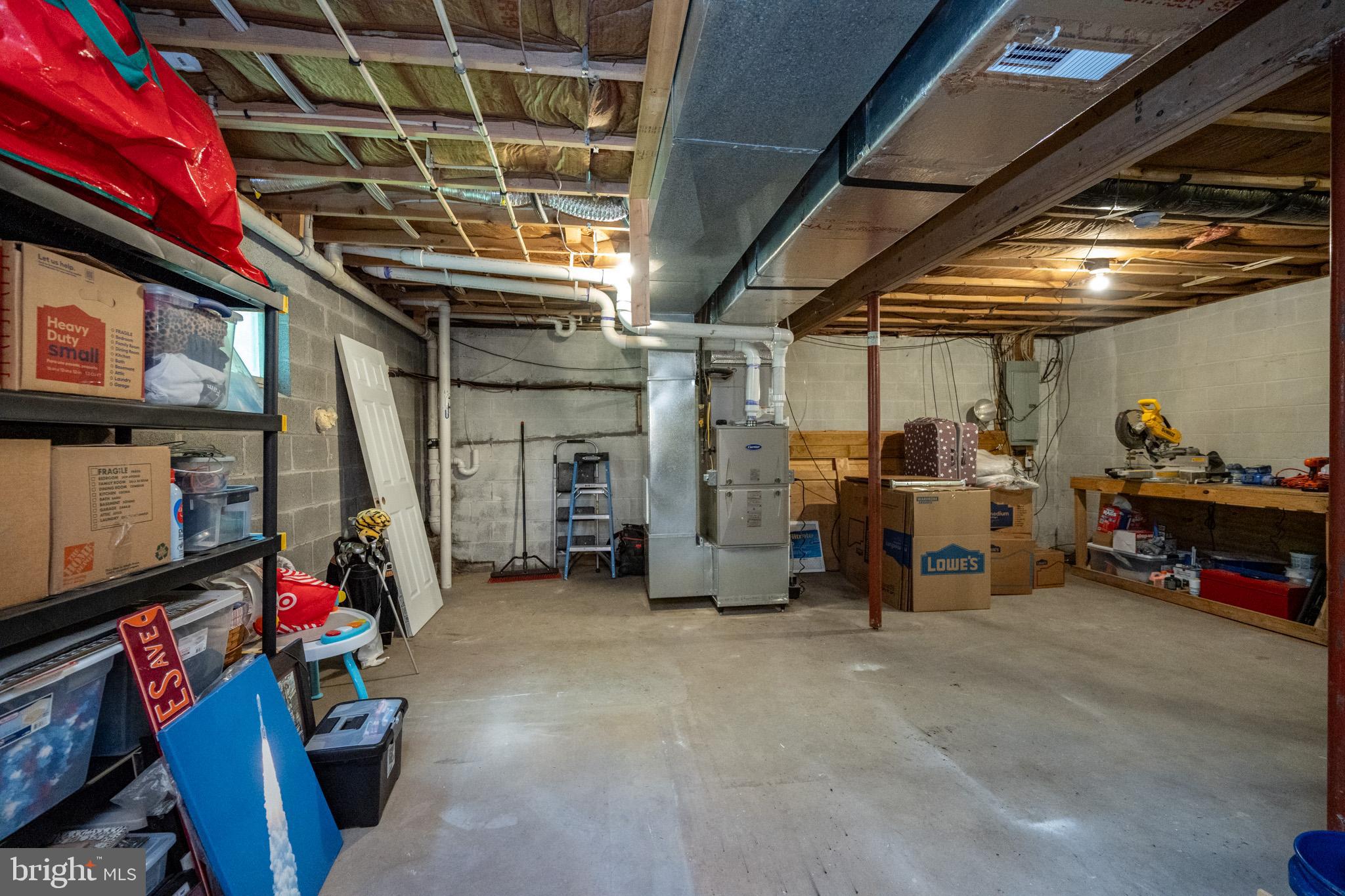 163 Crestview Dr