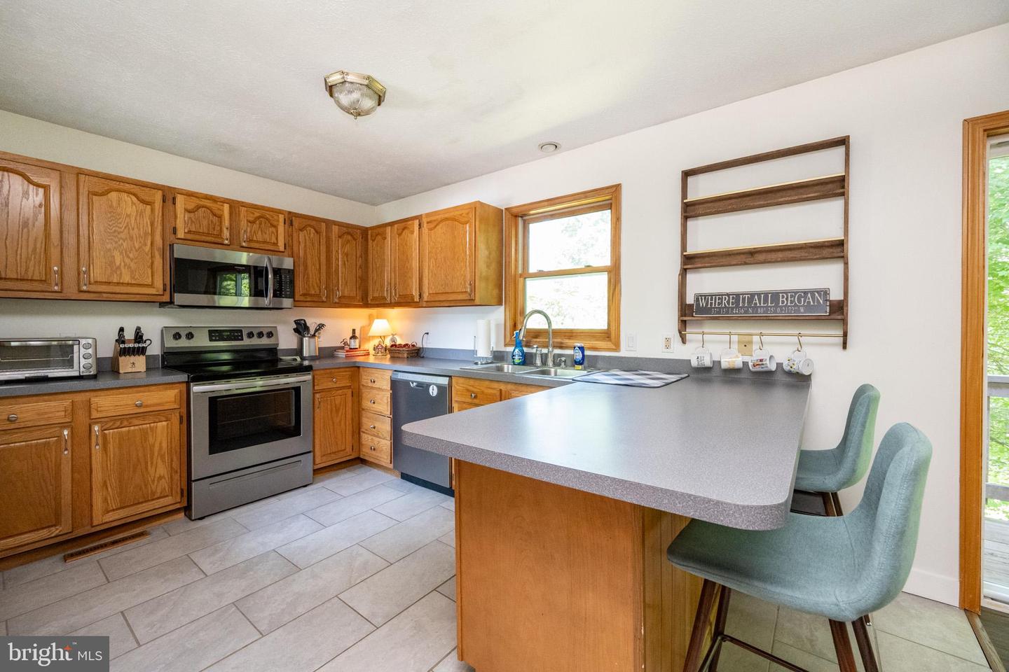 163 Crestview Dr