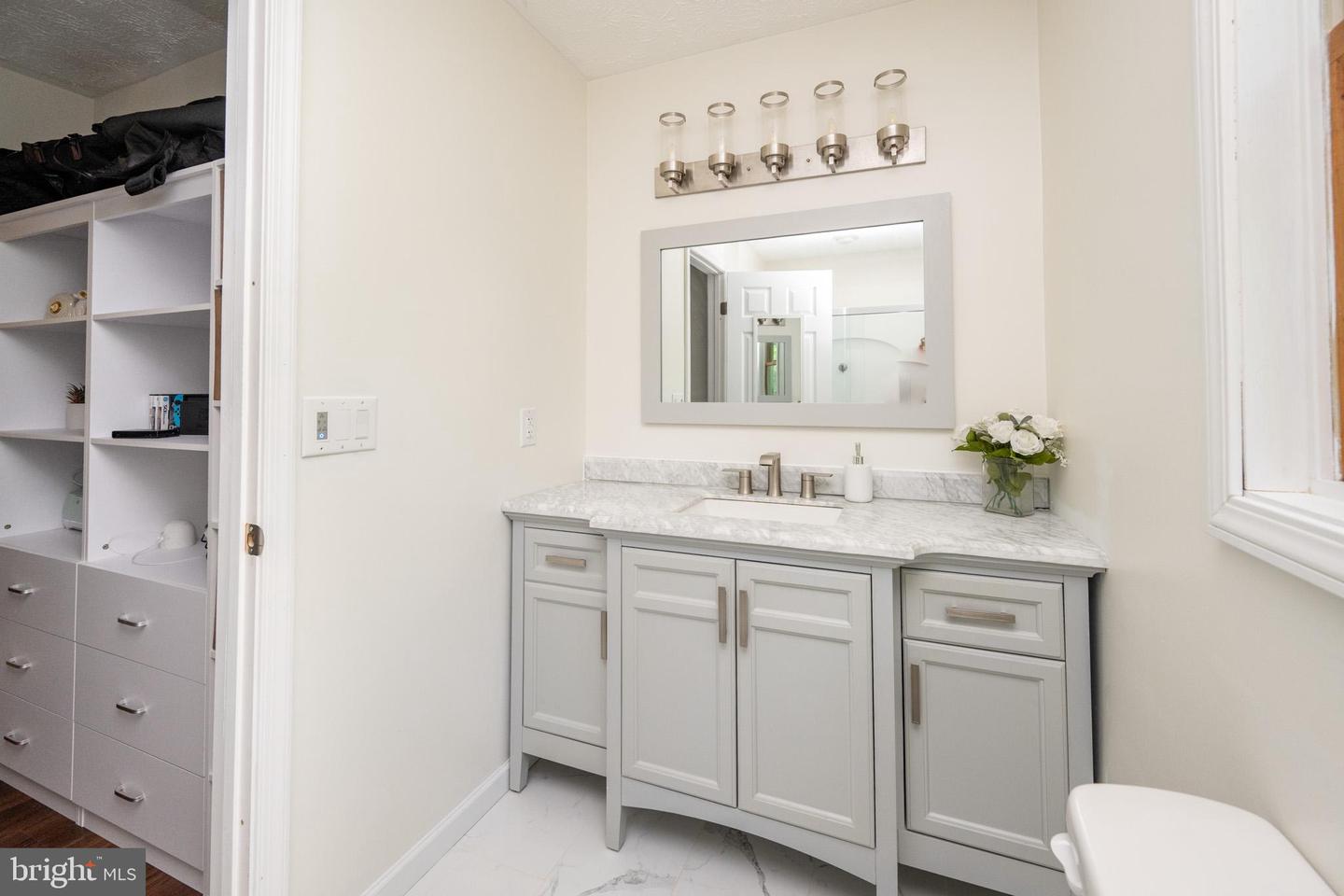 163 Crestview Dr