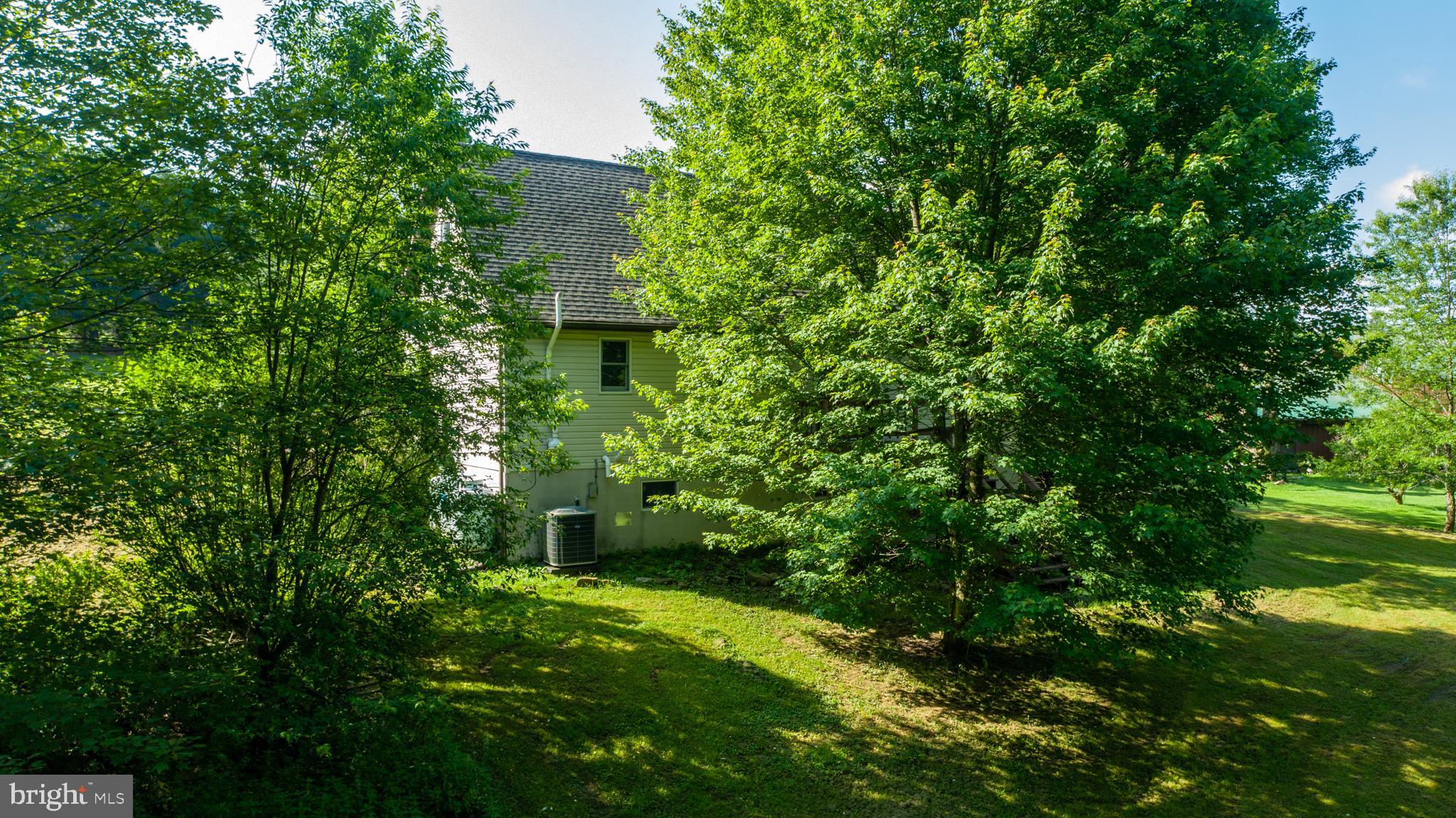 163 Crestview Dr
