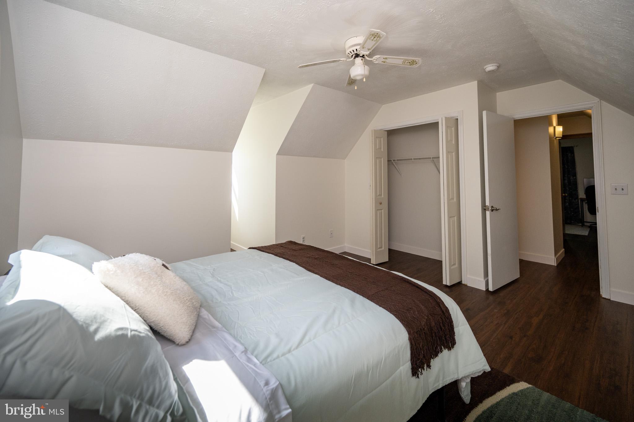 163 Crestview Dr